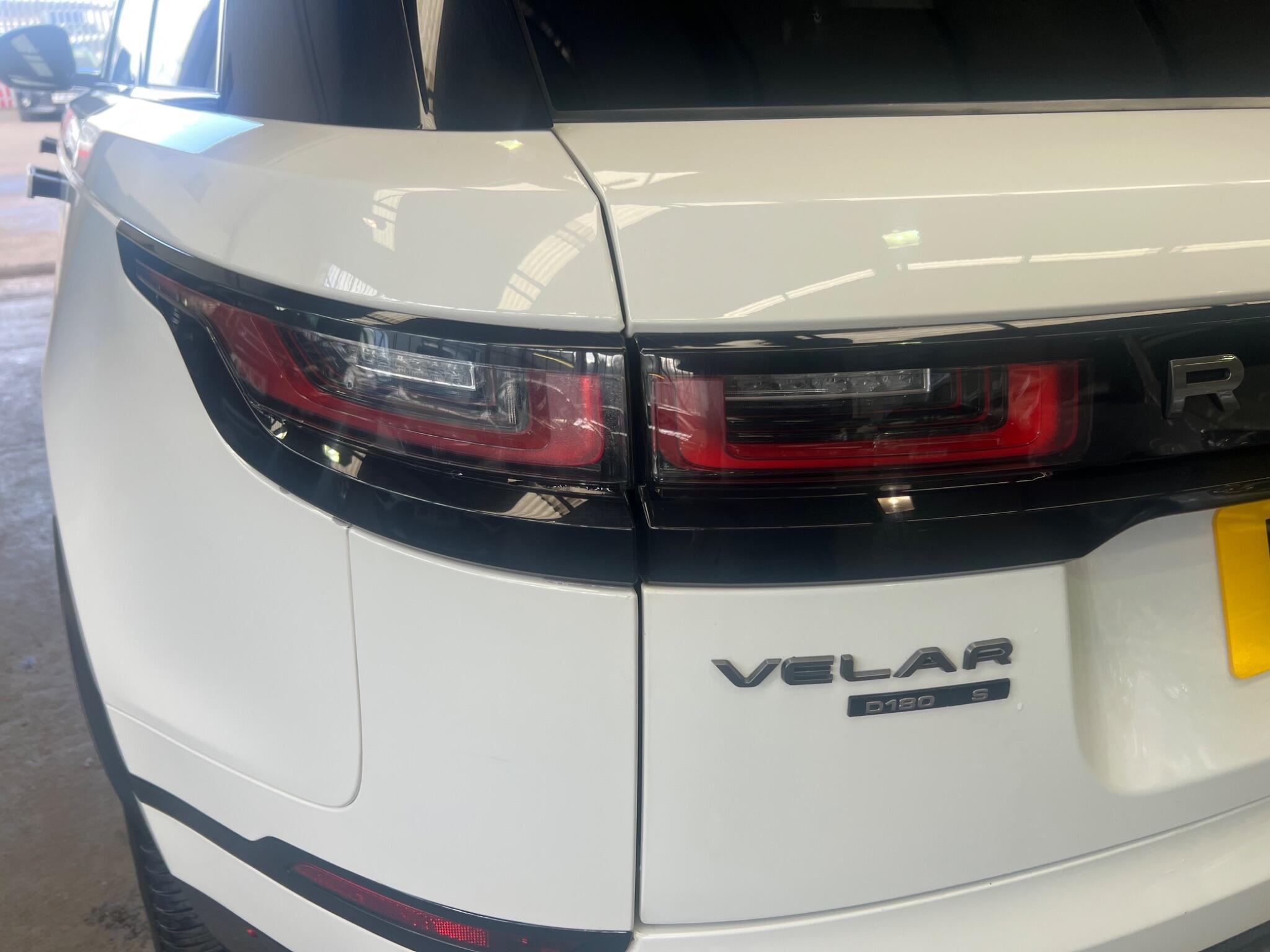 Land Rover Range Rover Velar - Image 28