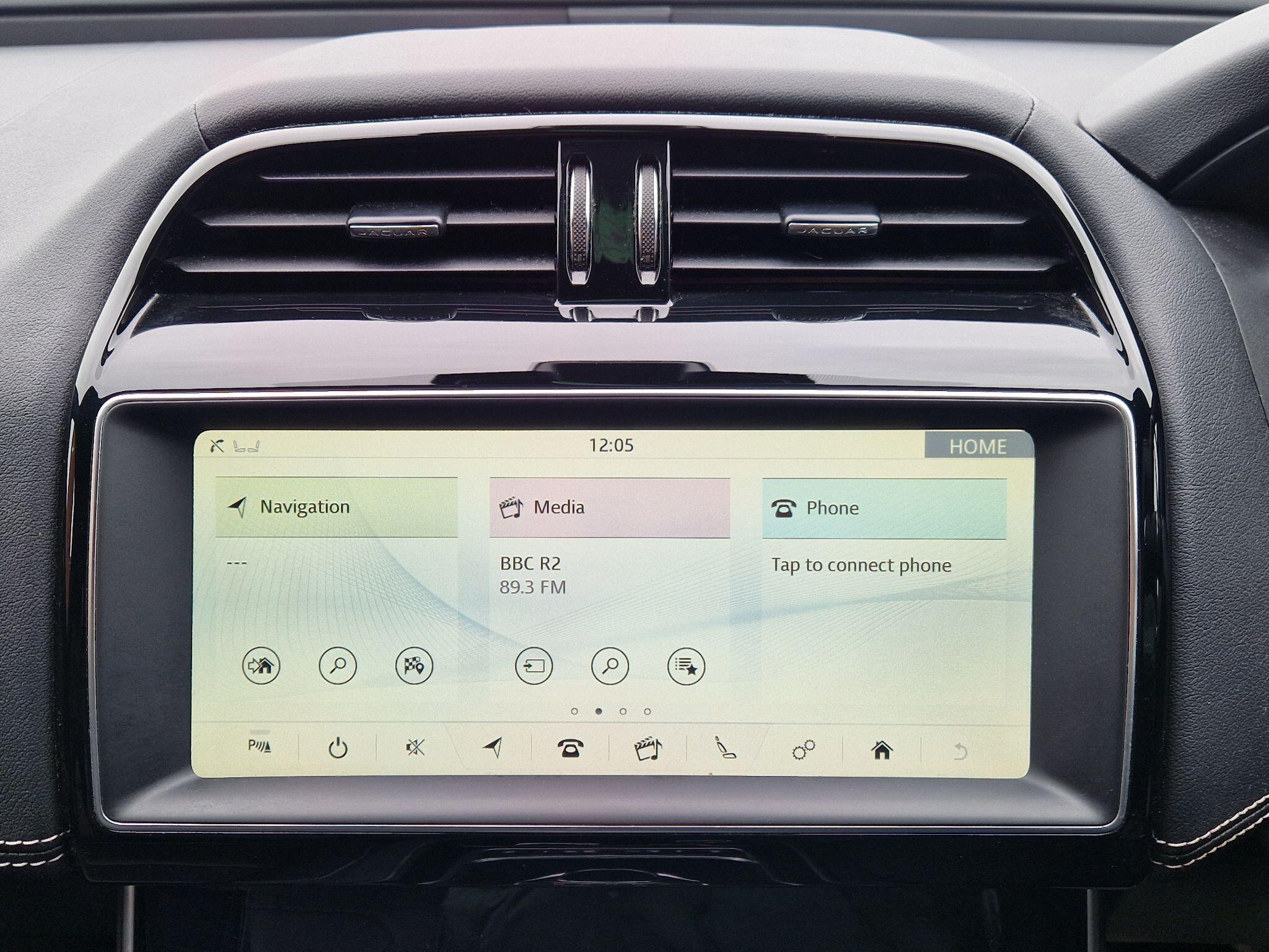 Jaguar XE - Image 51