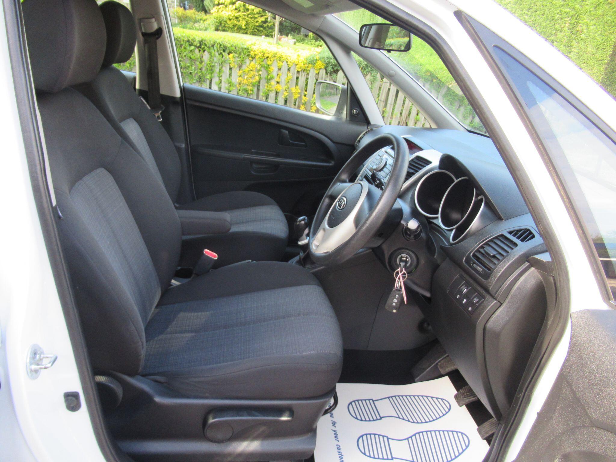 Kia Venga - Image 16