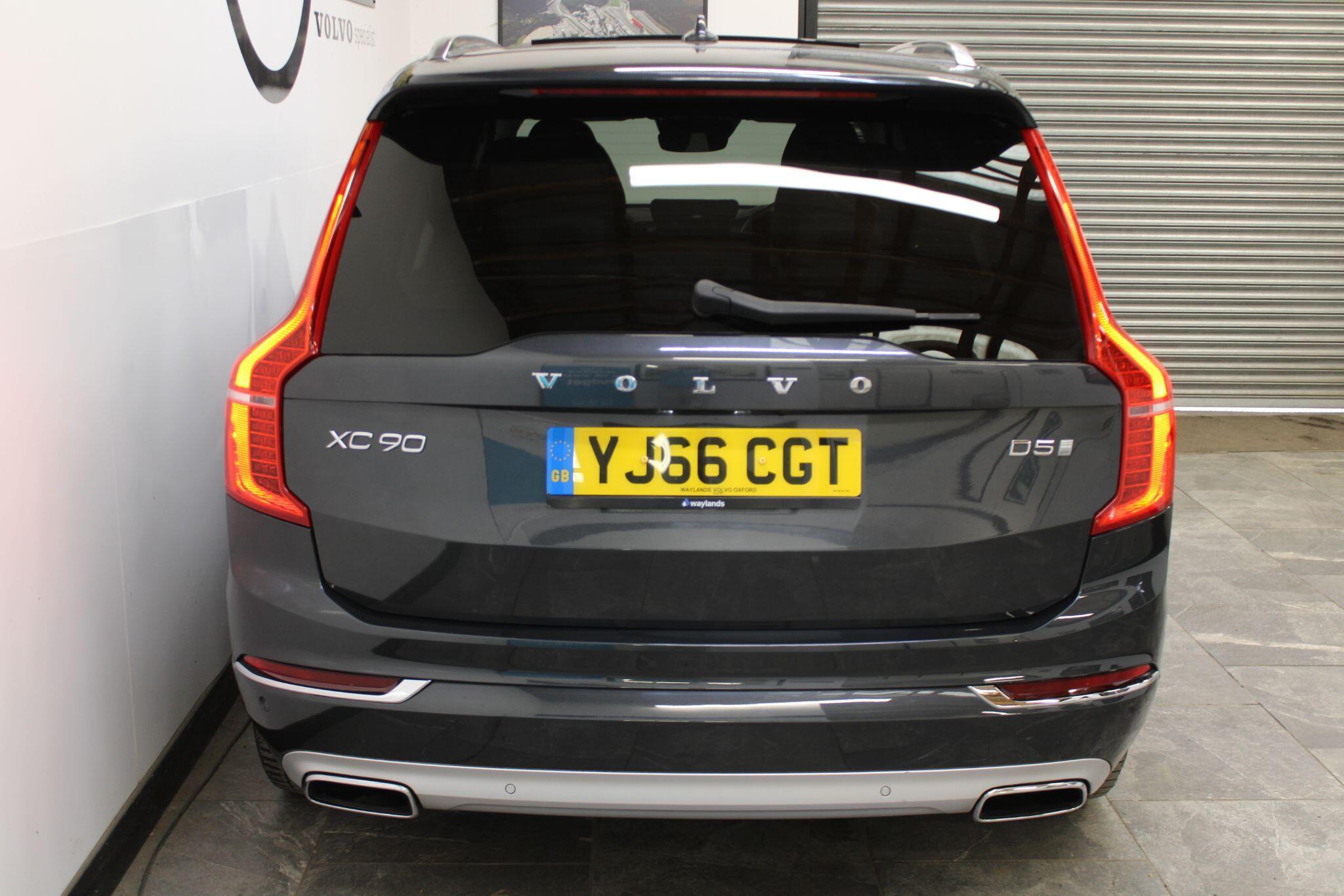 Volvo XC90 - Image 12