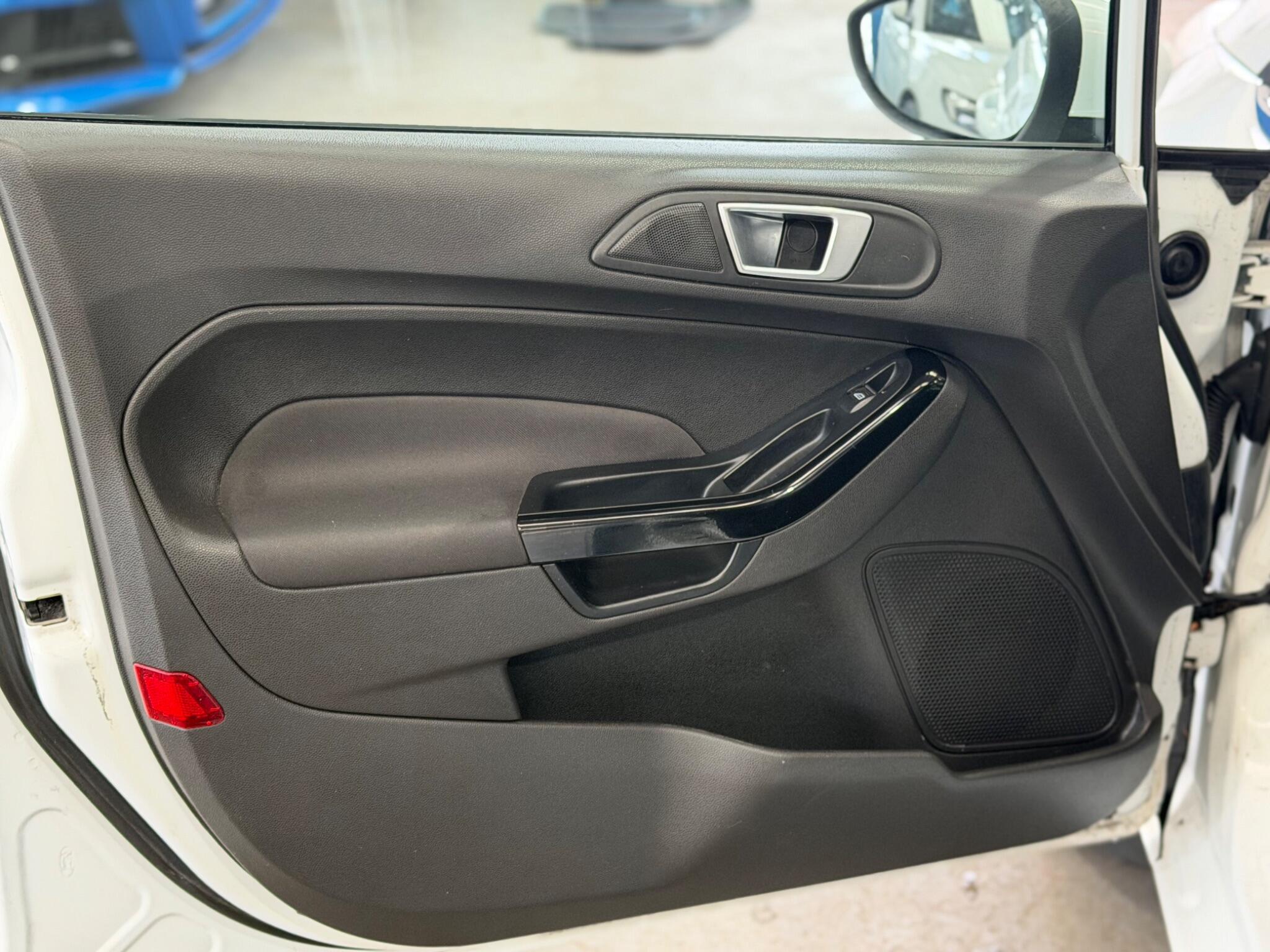 Ford Fiesta - Image 26