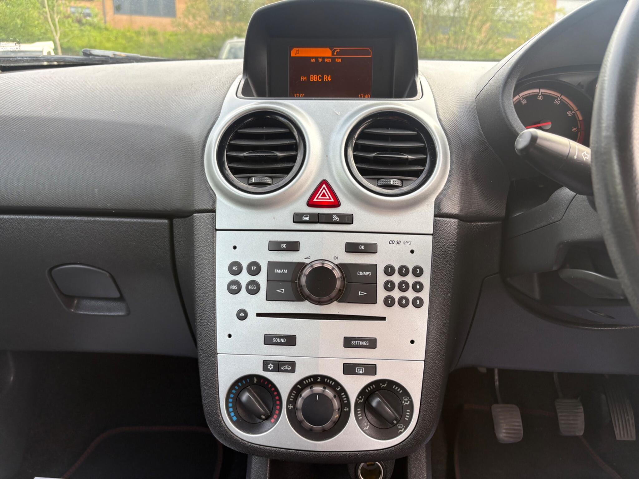 Vauxhall Corsa - Image 34