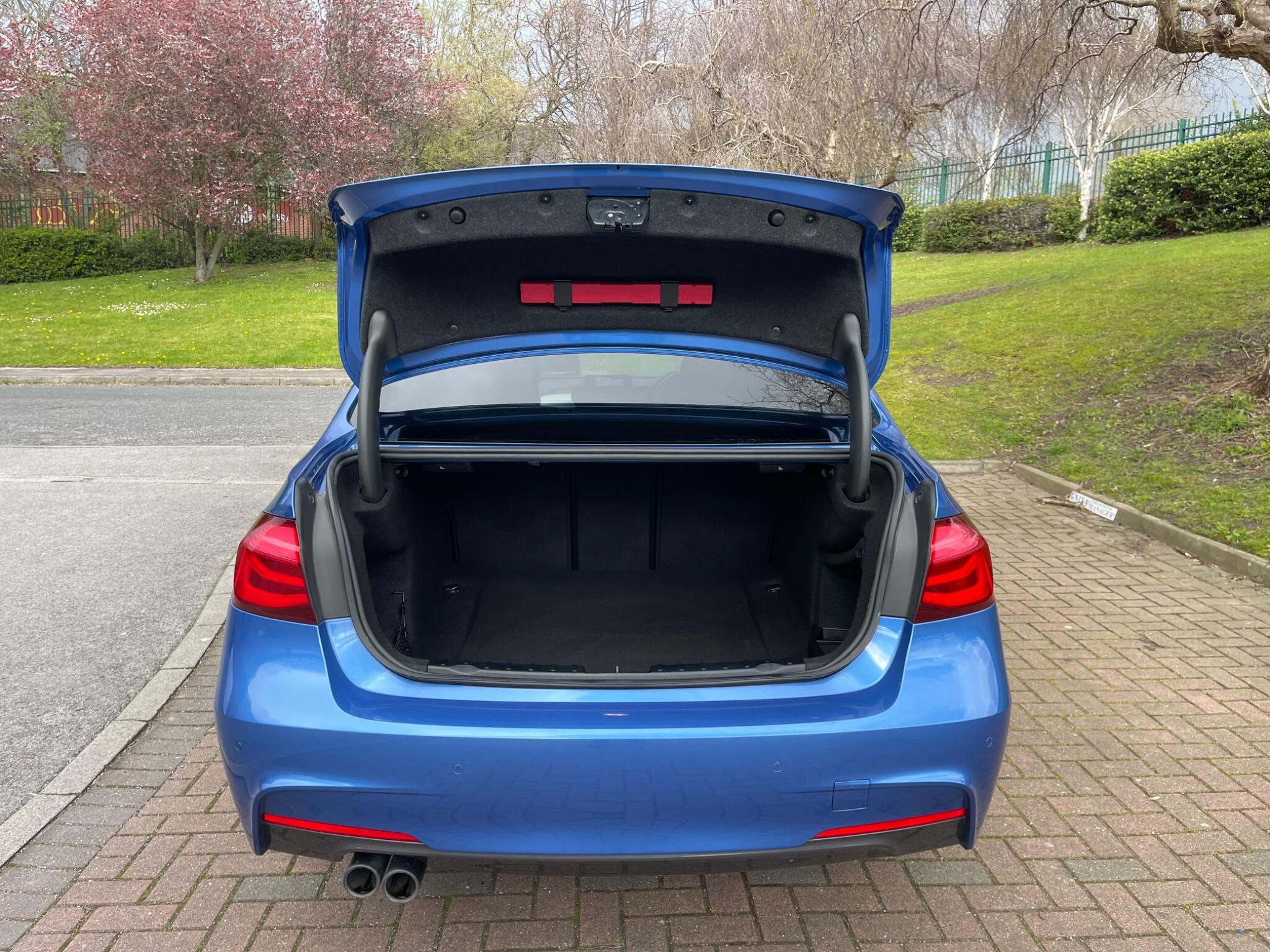 BMW 3 Series - Image 25