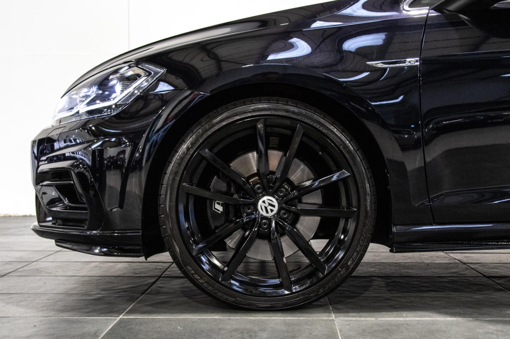 Volkswagen Golf - Image 8