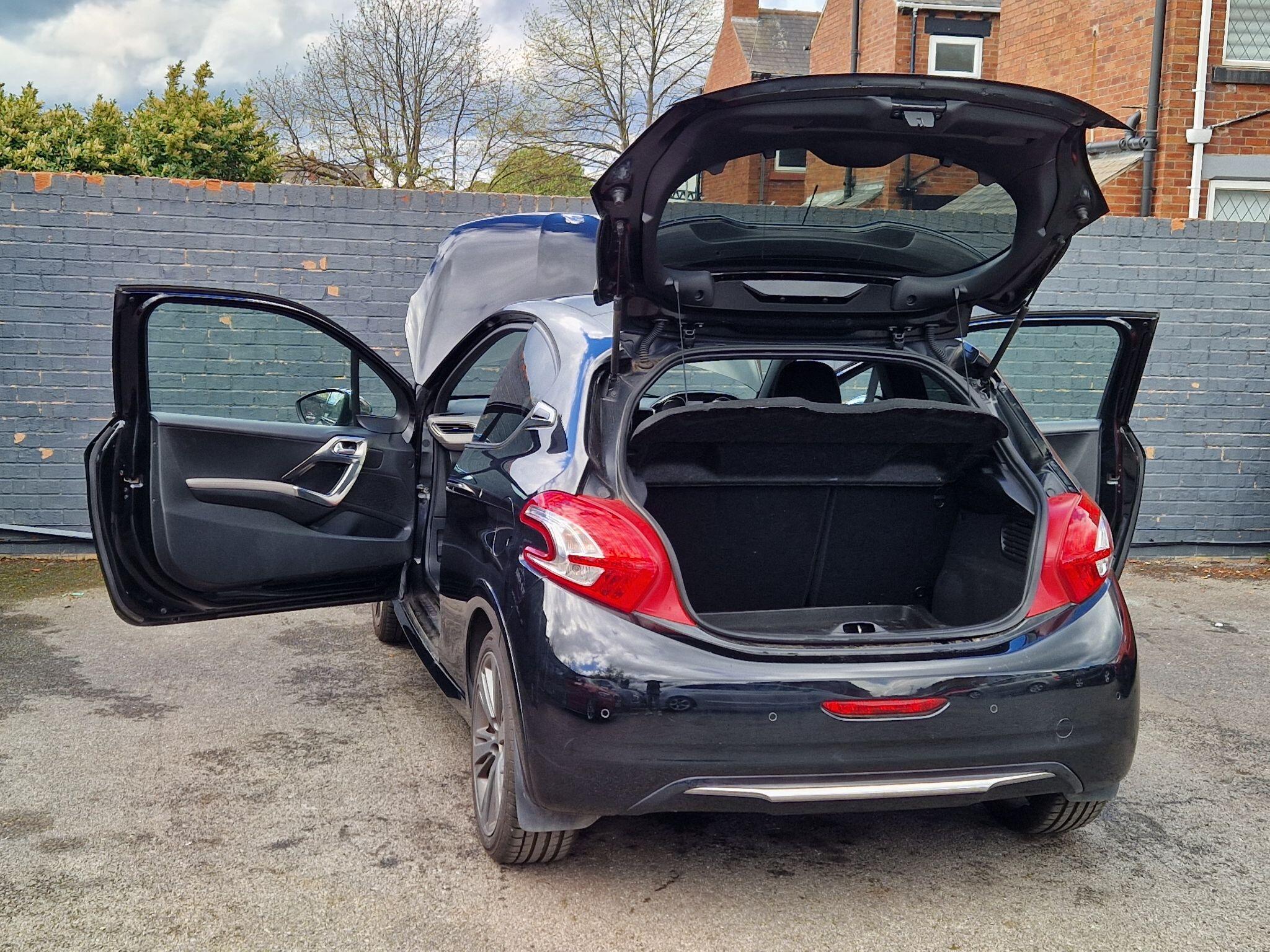Peugeot 208 - Image 19