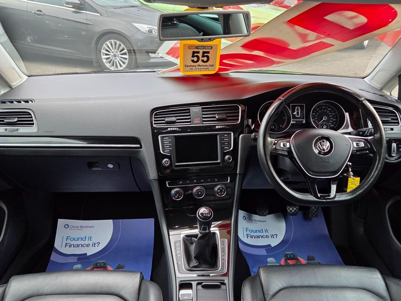 Volkswagen Golf - Image 27