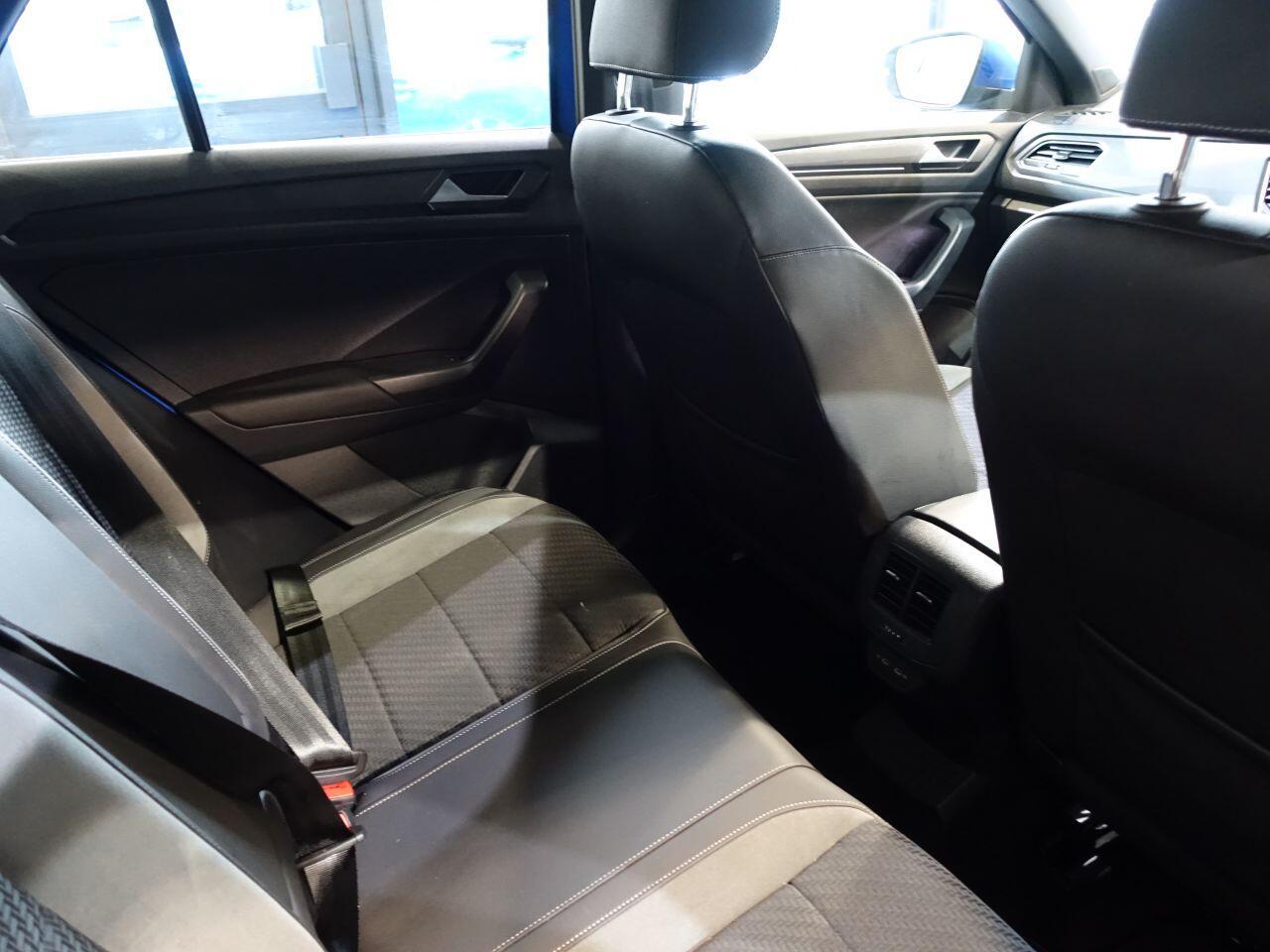 Volkswagen T-Roc - Image 39