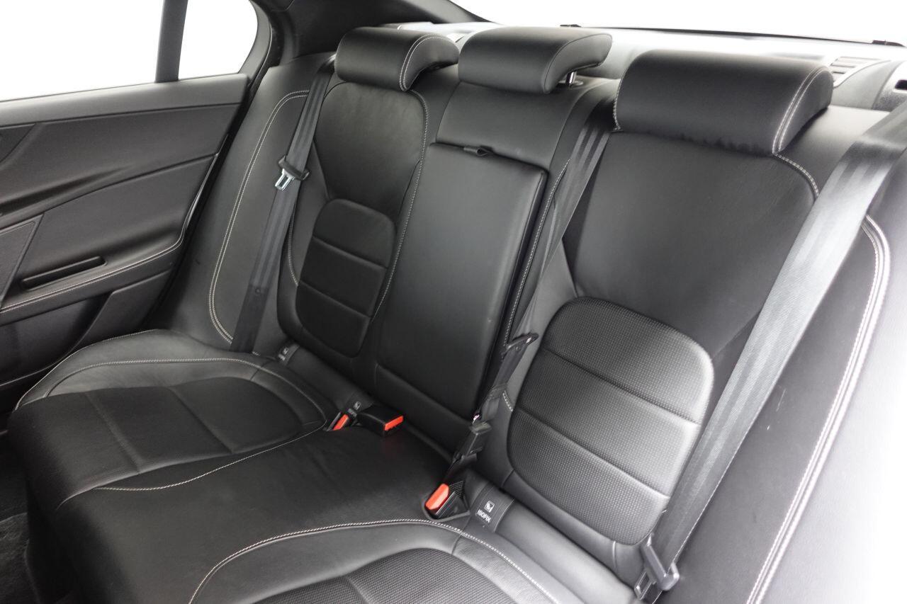 Jaguar XE - Image 20