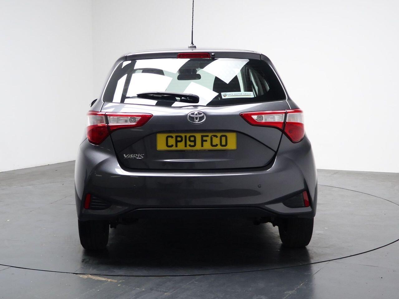 Toyota Yaris - Image 12