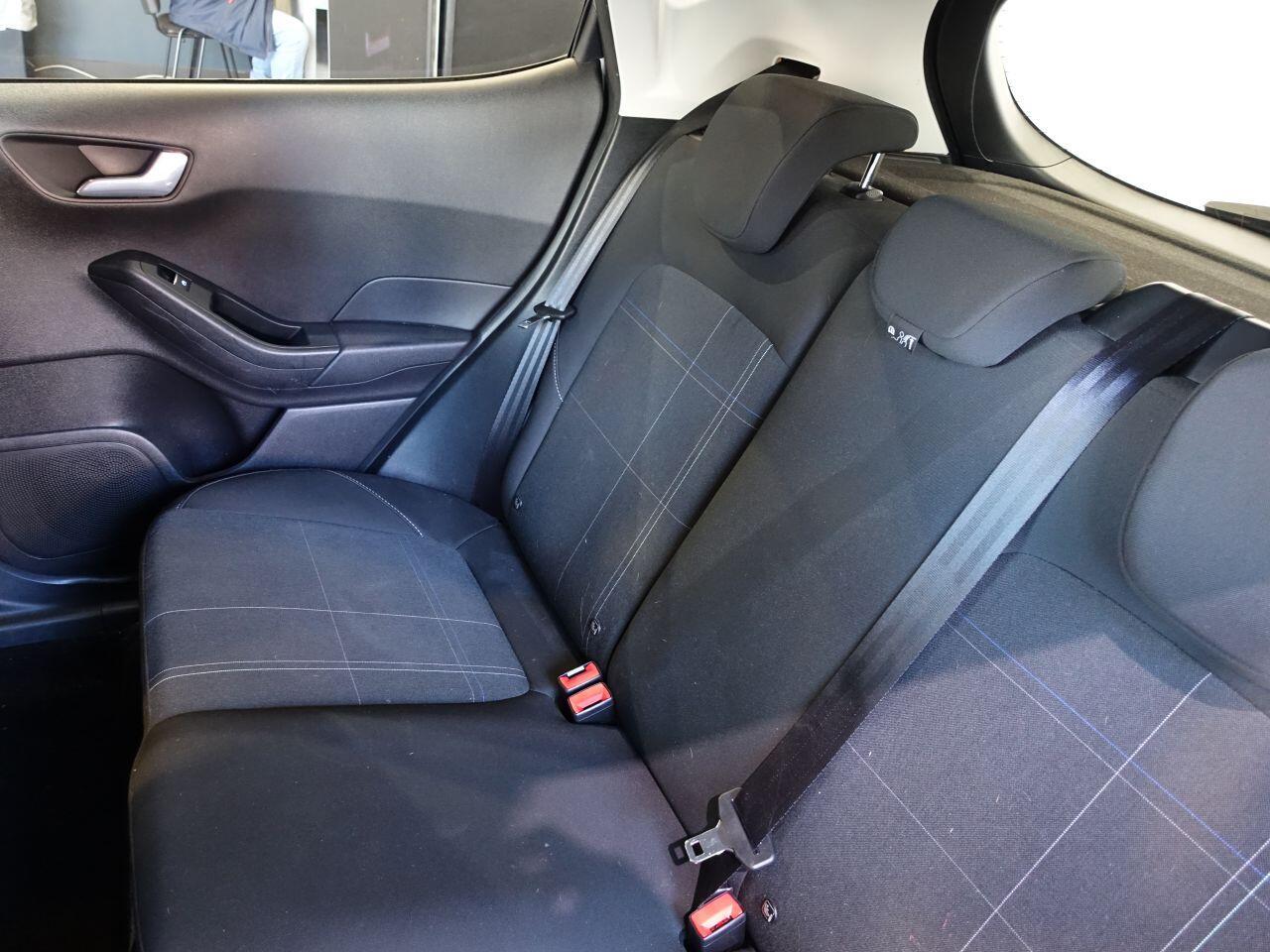 Ford Fiesta - Image 22