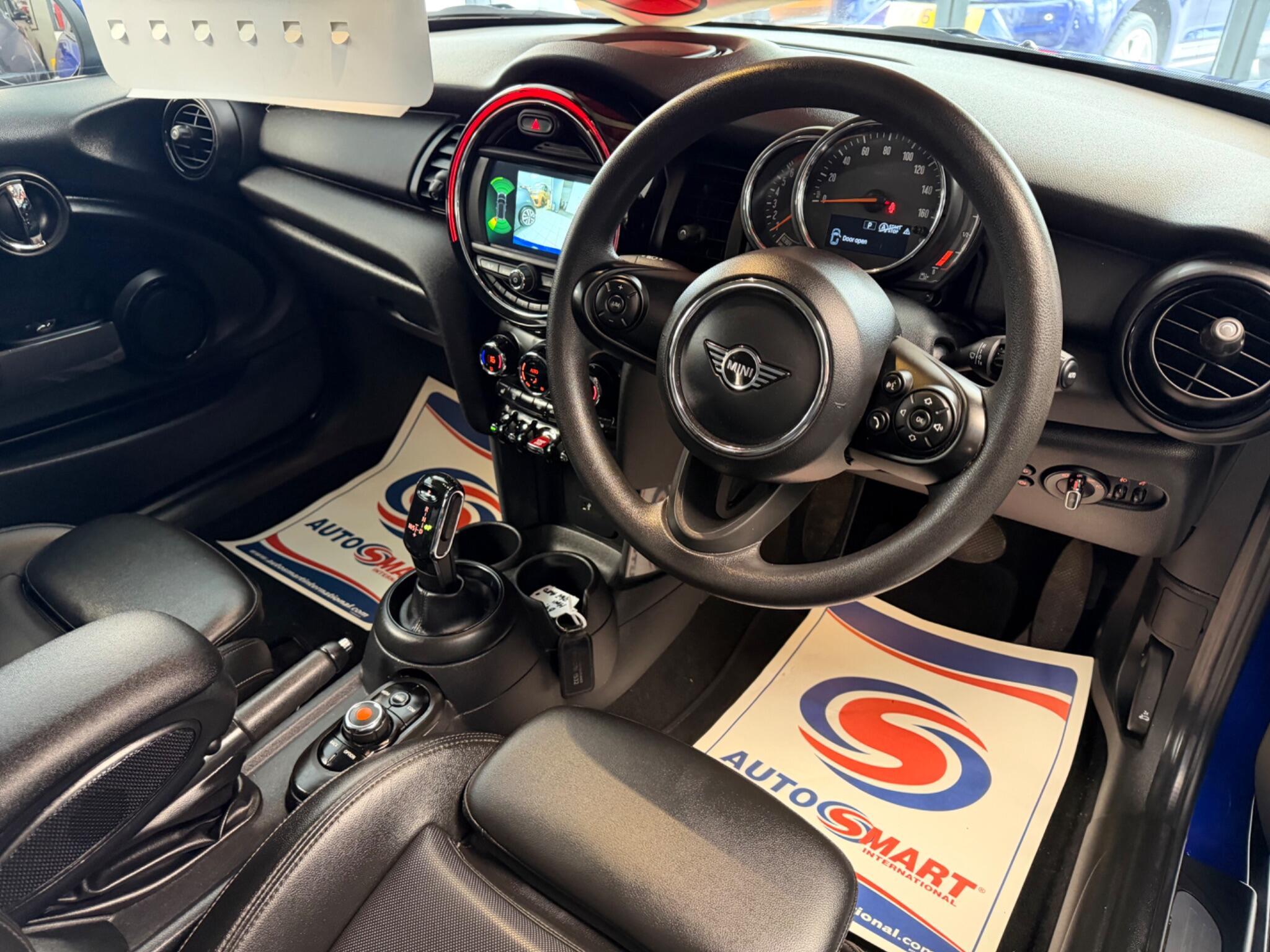 MINI Hatch - Image 8