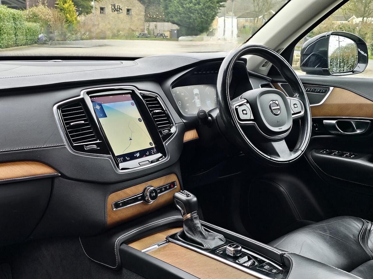 Volvo XC90 - Image 2