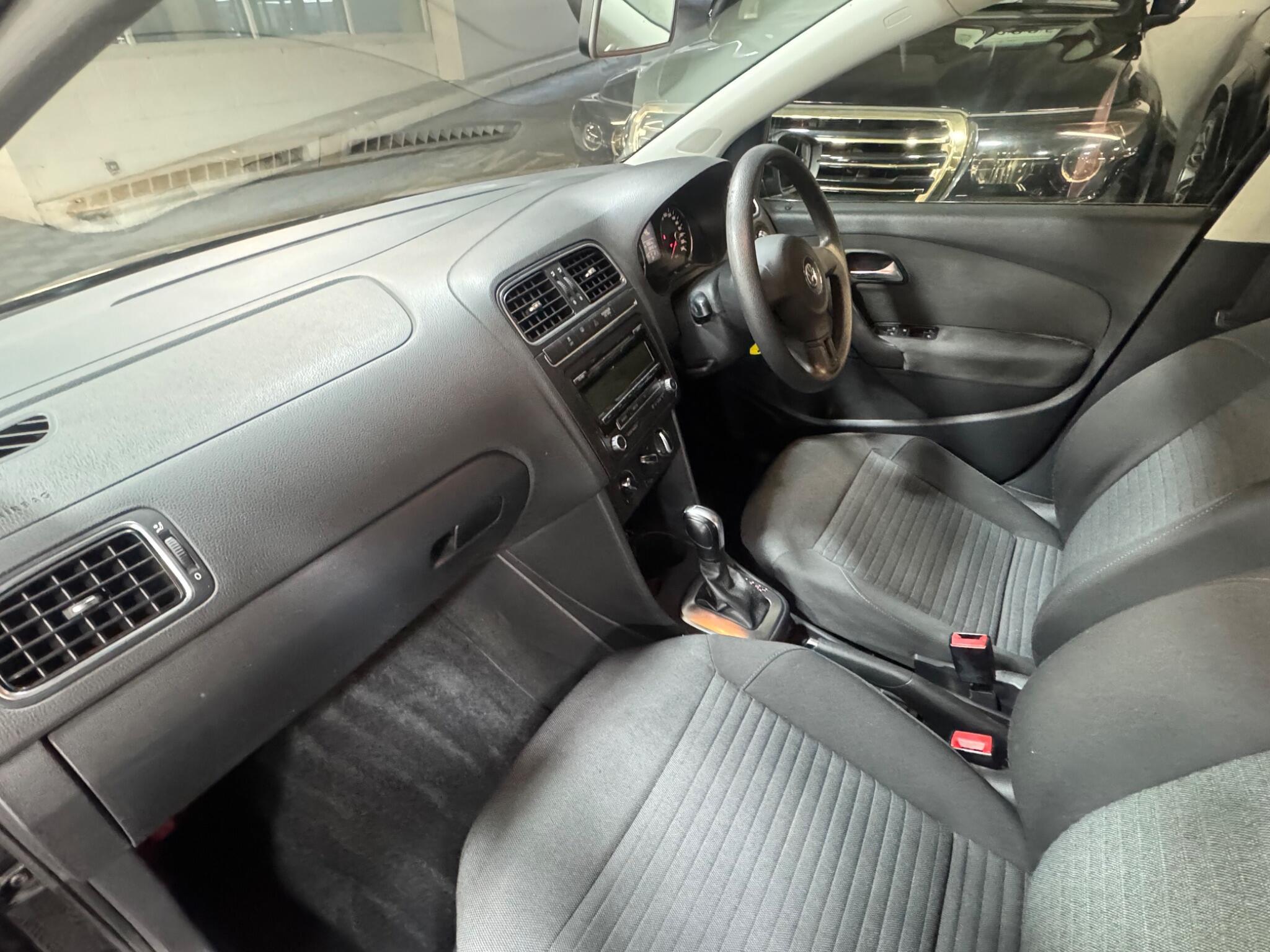 Volkswagen Polo - Image 11