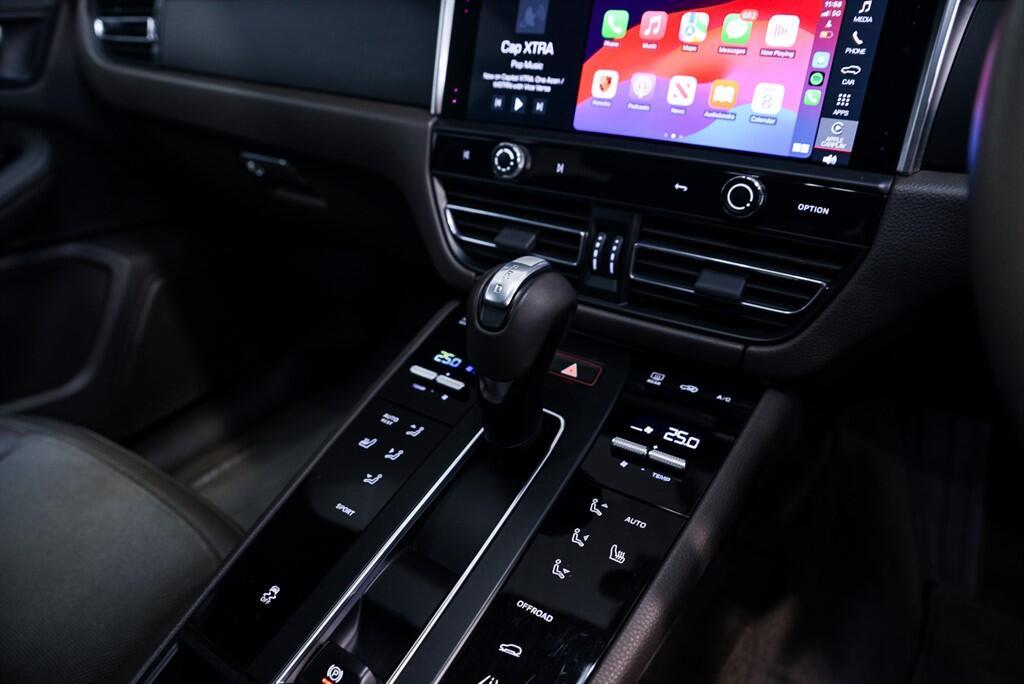 Porsche Macan - Image 23