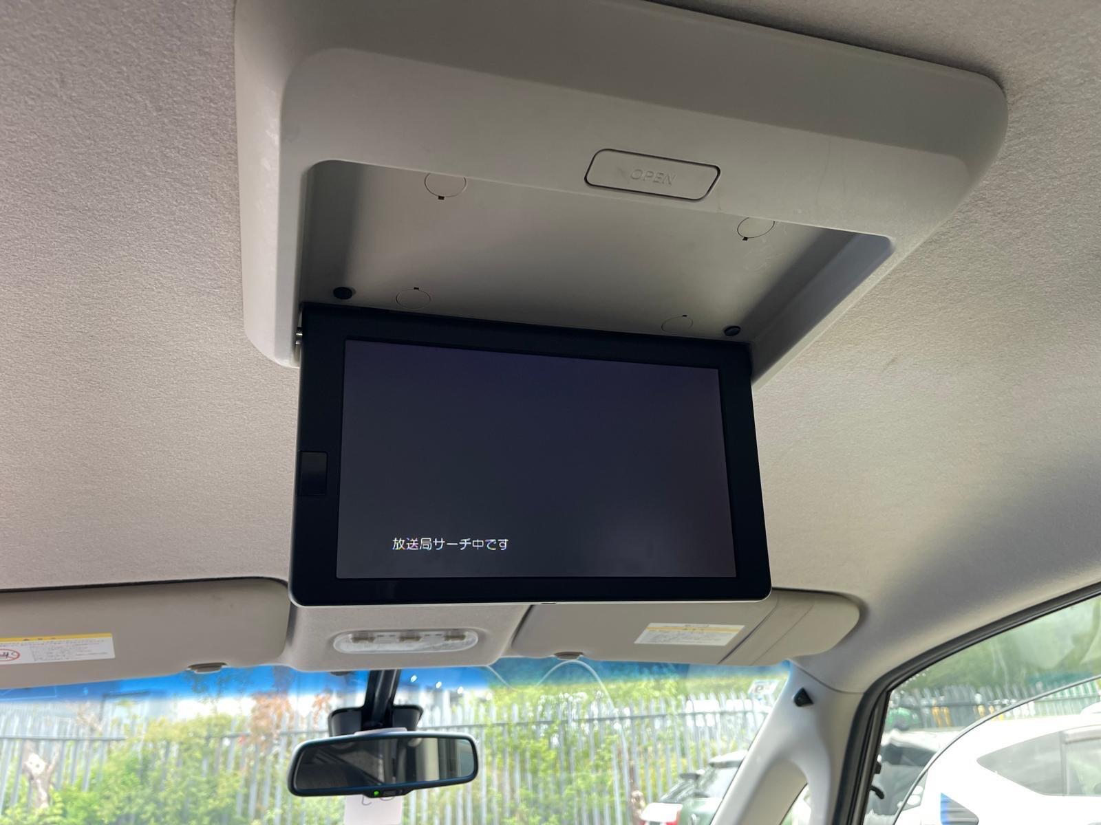 Nissan Serena - Image 17