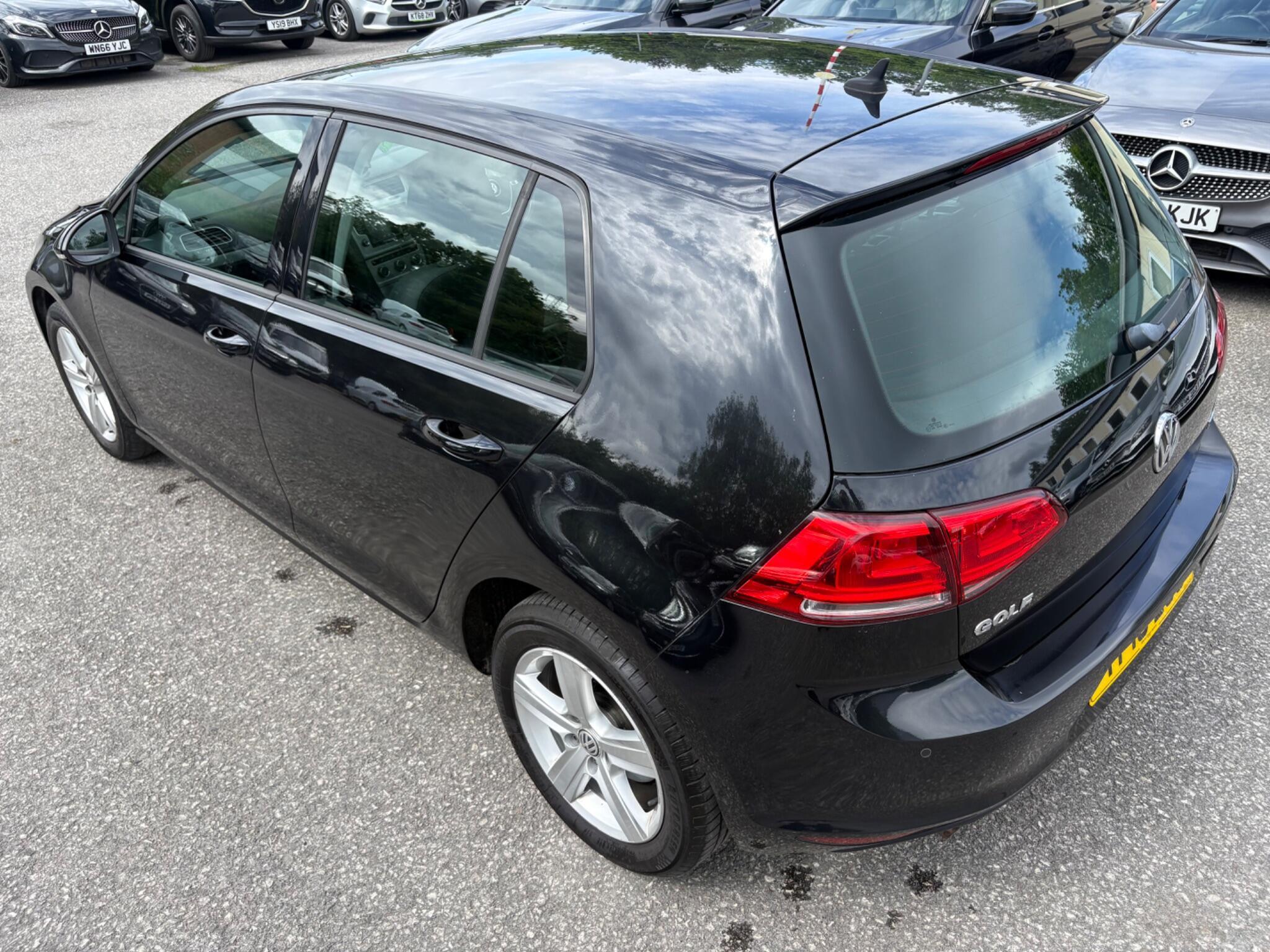Volkswagen Golf - Image 16