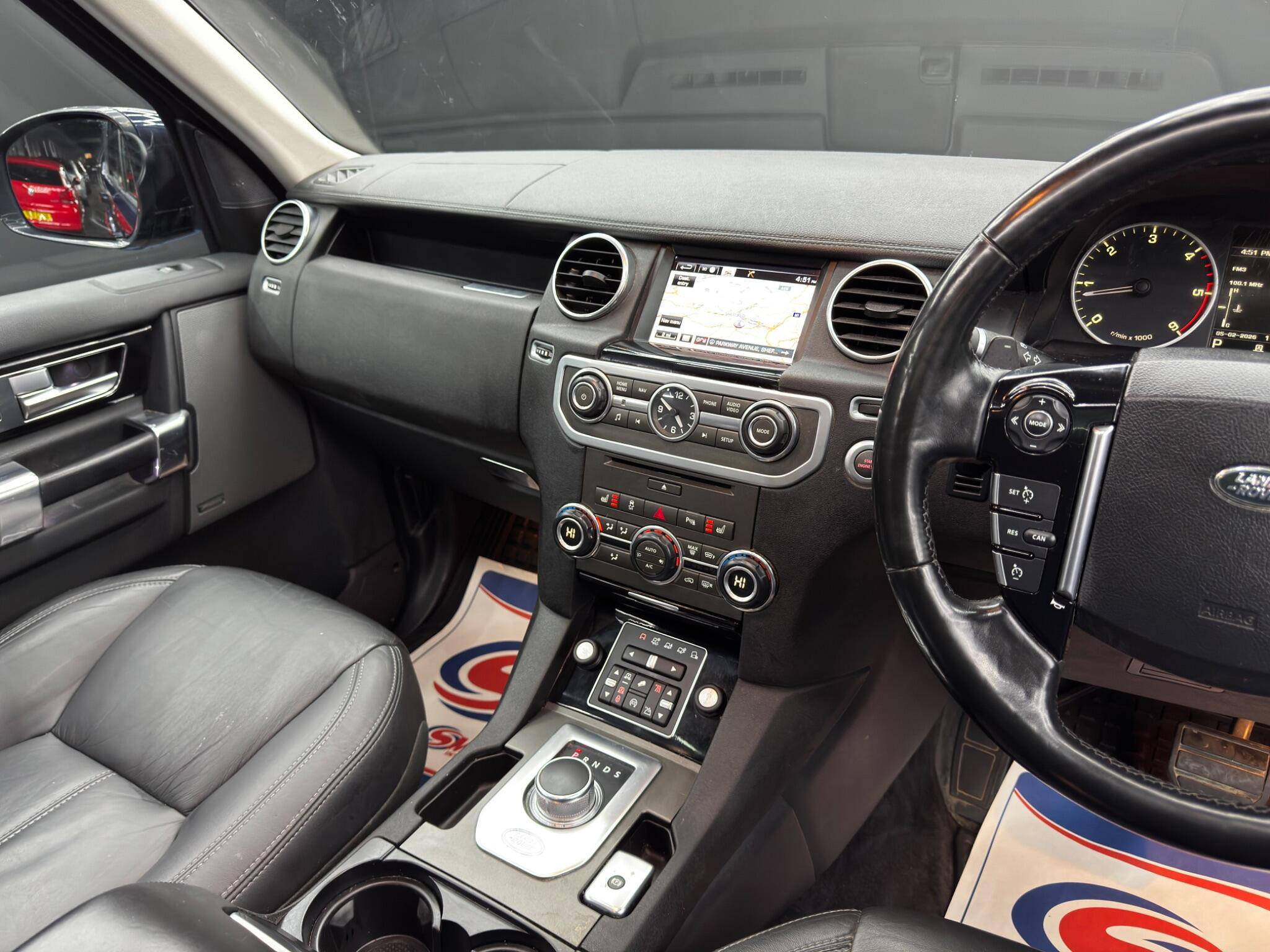 Land Rover DISCOVERY 4 - Image 24