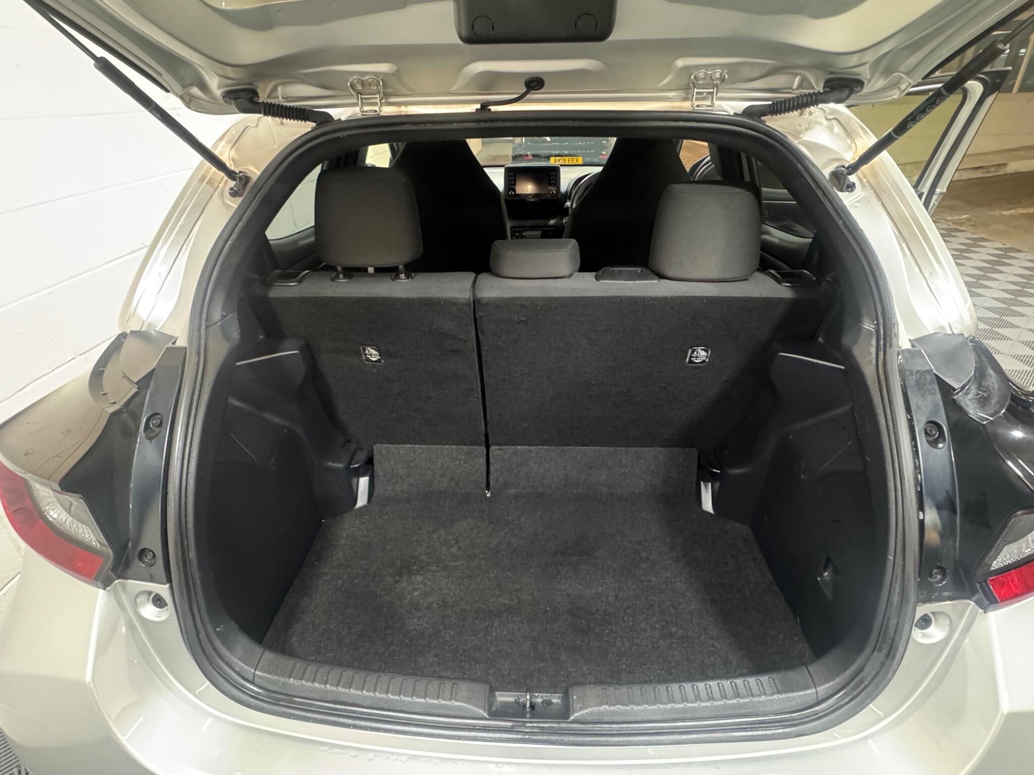 Toyota Yaris - Image 12