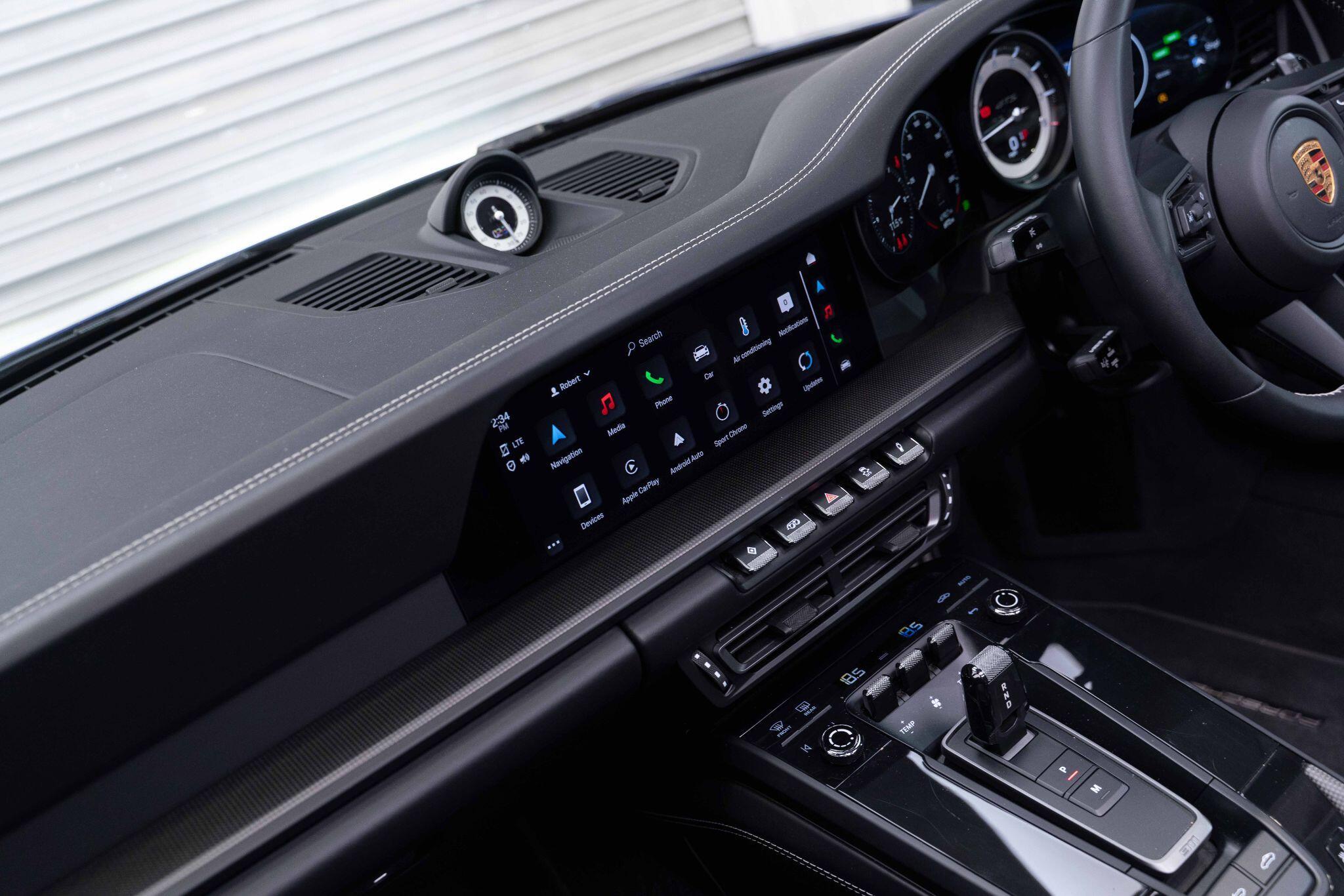Porsche 911 - Image 18