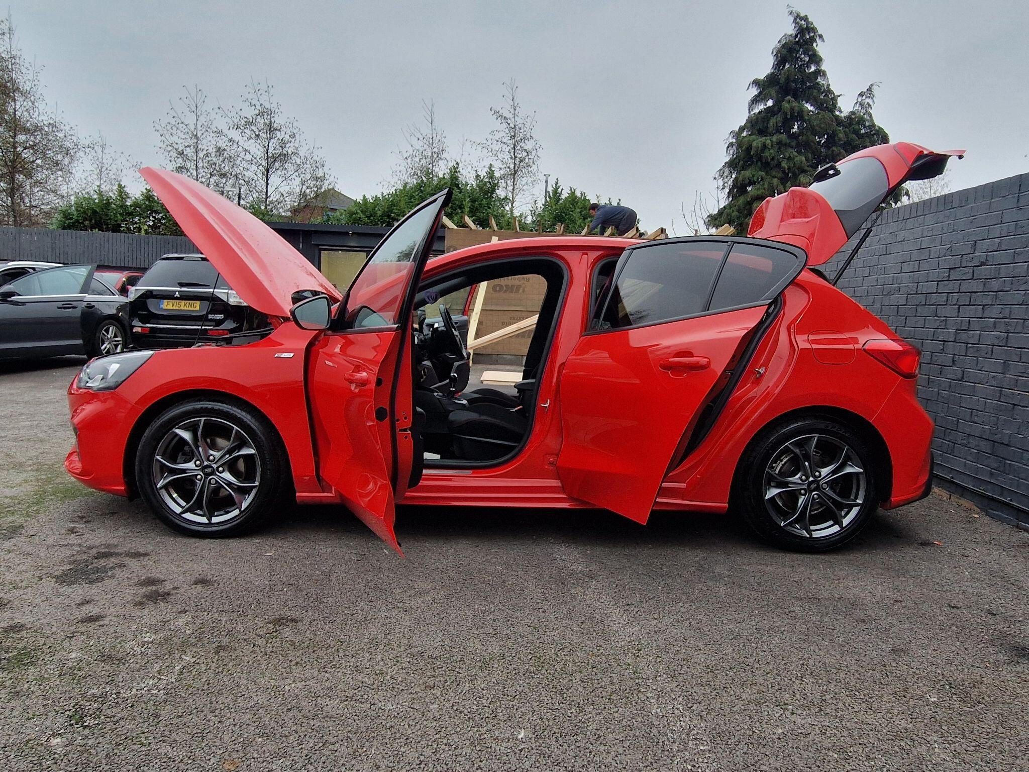 Ford Focus - Image 15