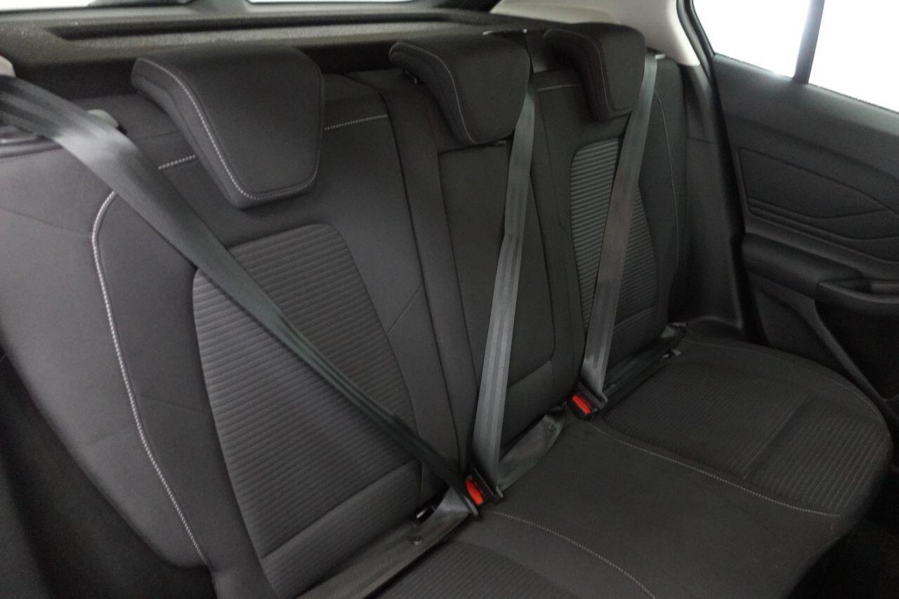 Ford Focus - Image 13