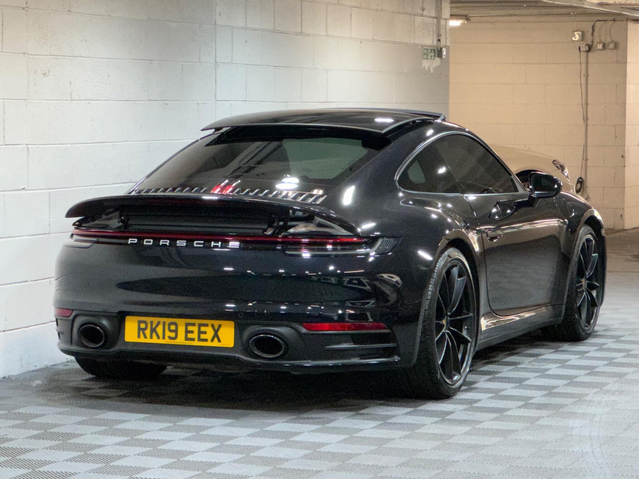 Porsche 911 - Image 4