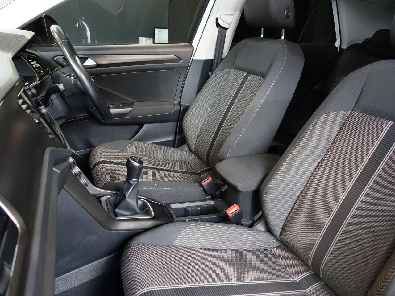 Volkswagen T-Roc - Image 18