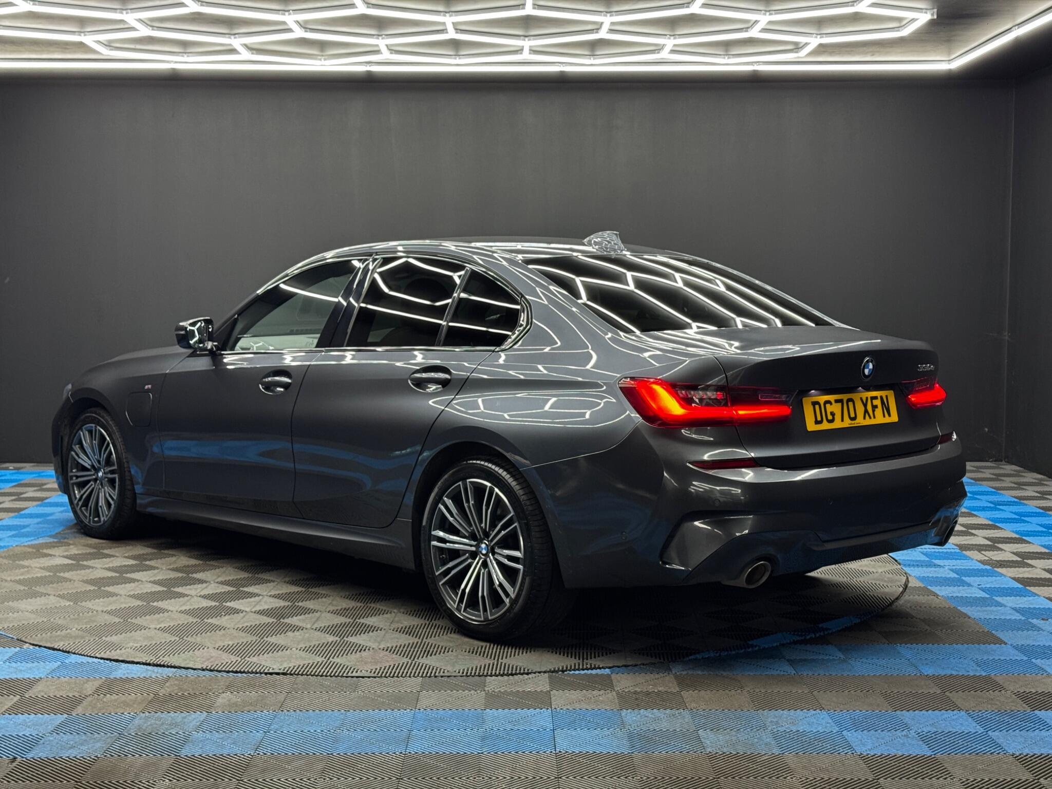 BMW 3 Series - Image 7