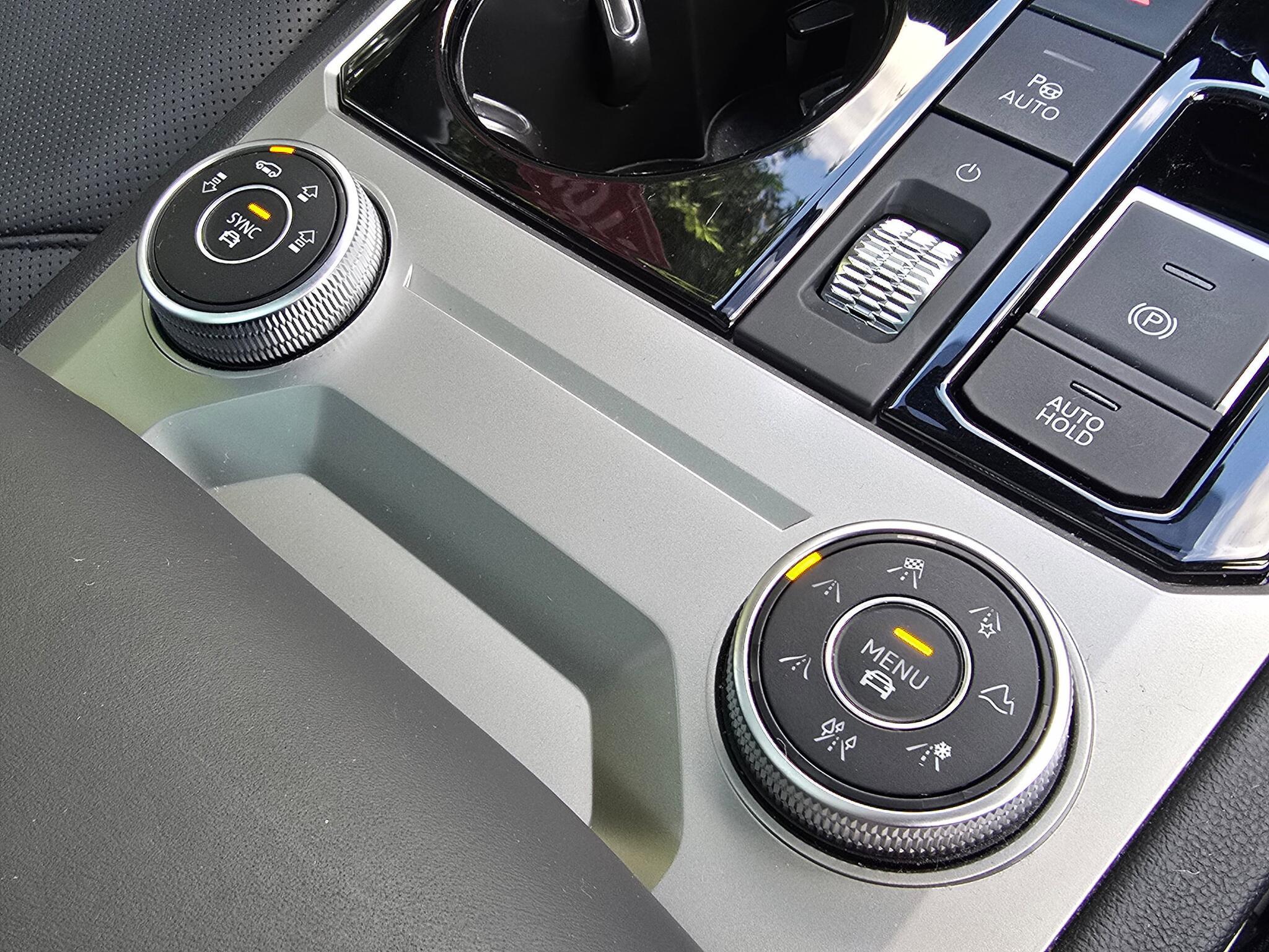 Volkswagen Touareg - Image 20