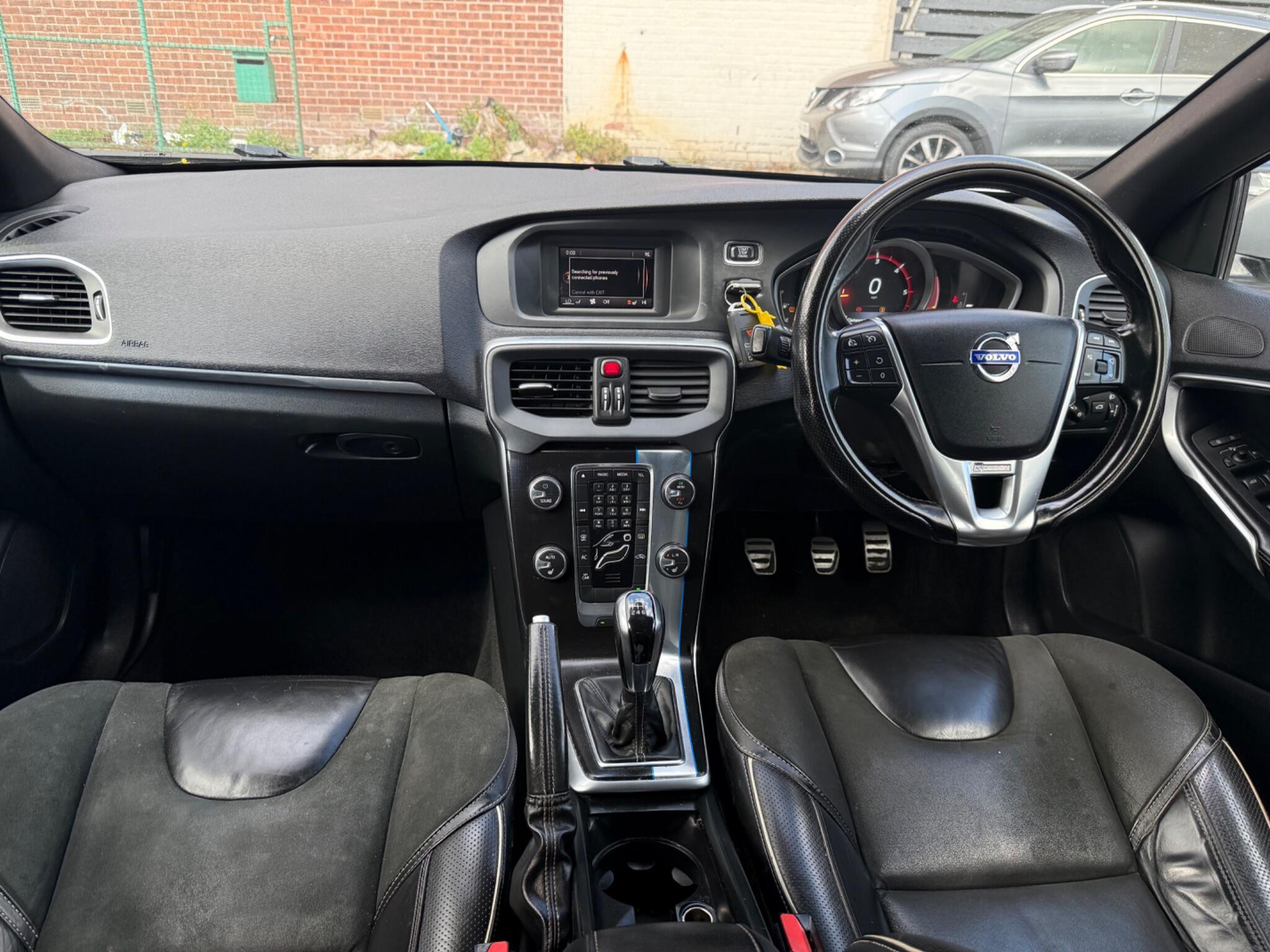 Volvo V40 - Image 14