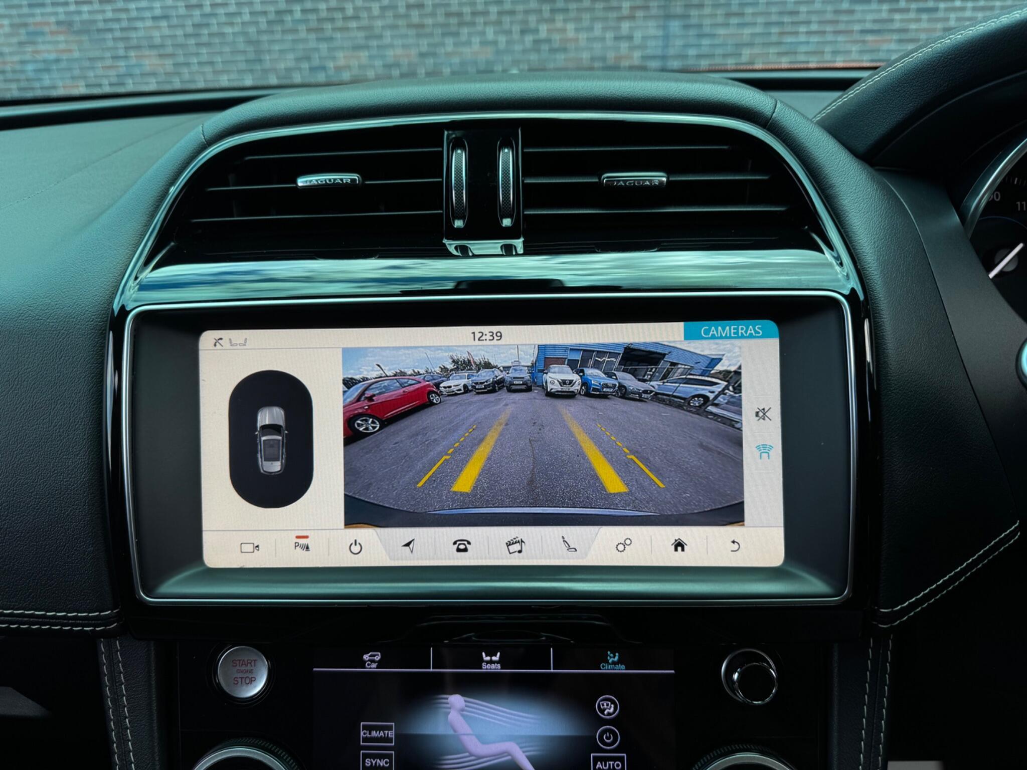 Jaguar F-Pace - Image 17