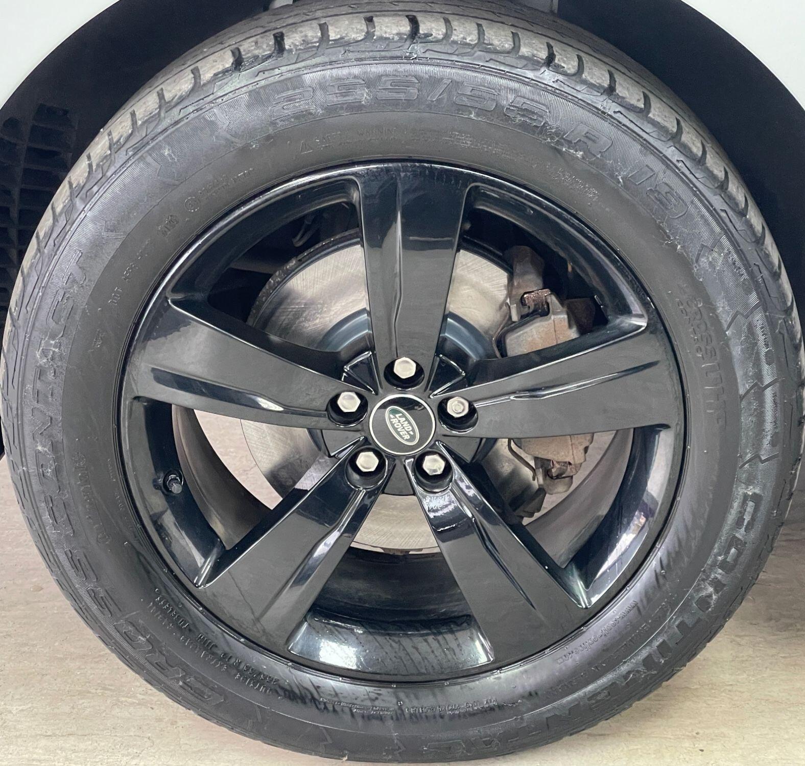 Land Rover Range Rover Velar - Image 16