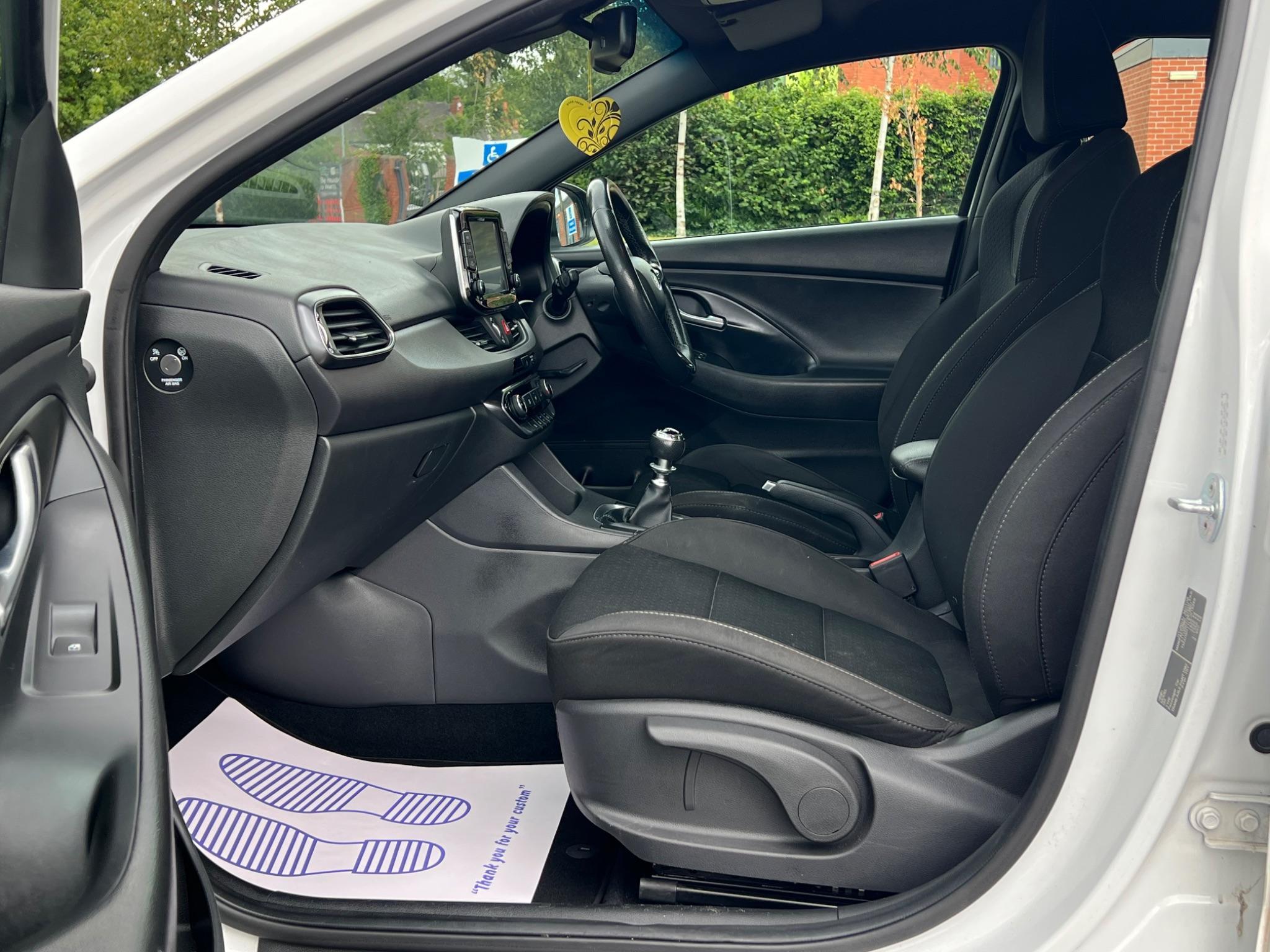 Hyundai i30 - Image 10