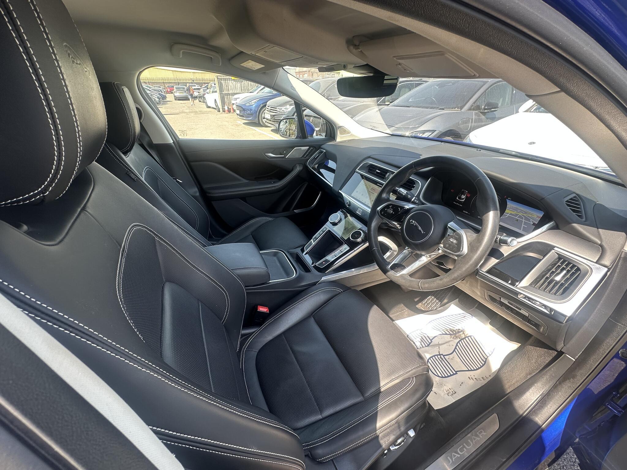 Jaguar I-Pace - Image 11