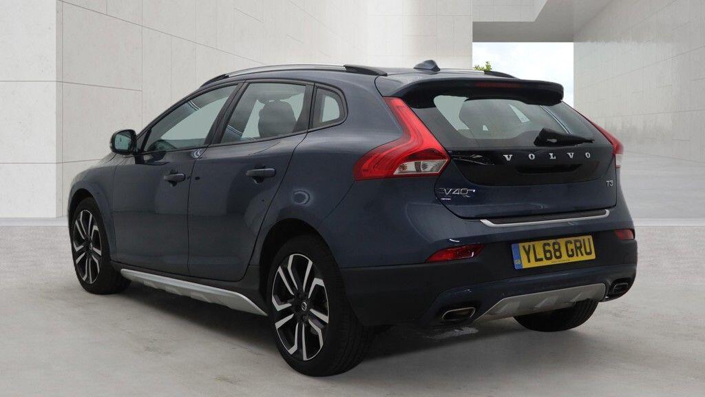 Volvo V40 CROSS COUNTRY - Image 3