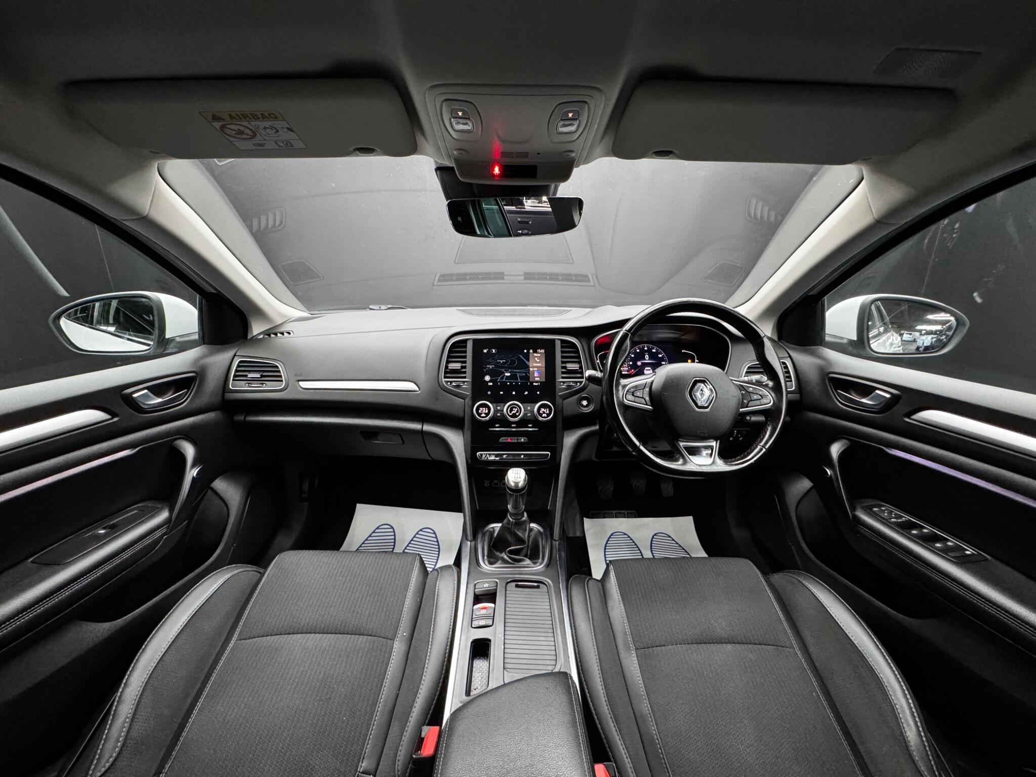 Renault Megane - Image 17