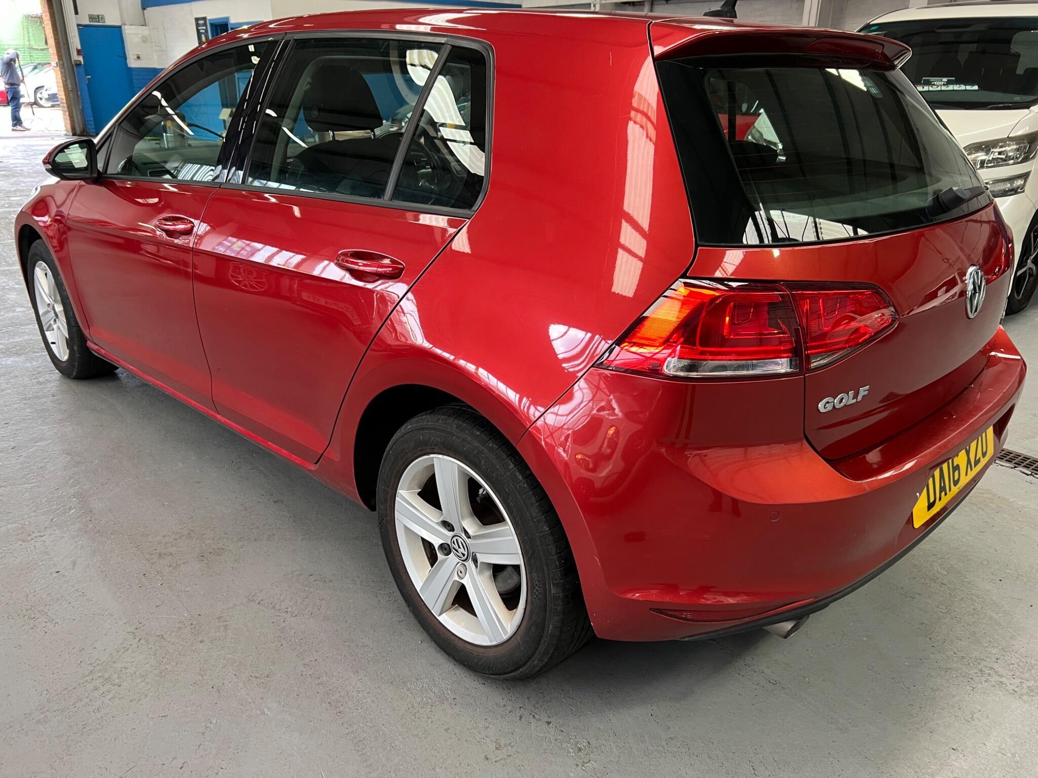 Volkswagen Golf - Image 32