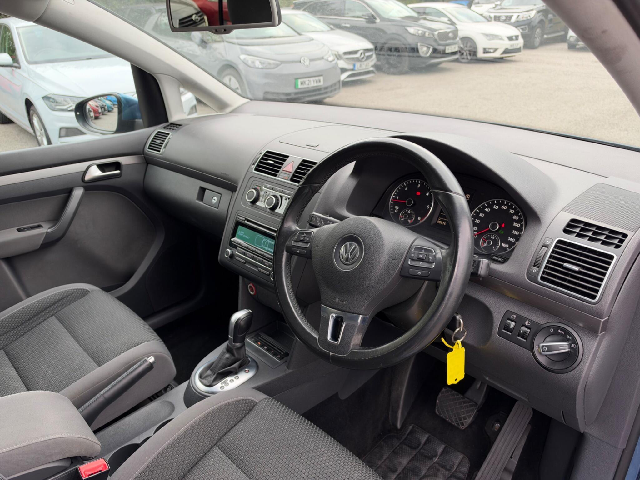 Volkswagen Touran - Image 20