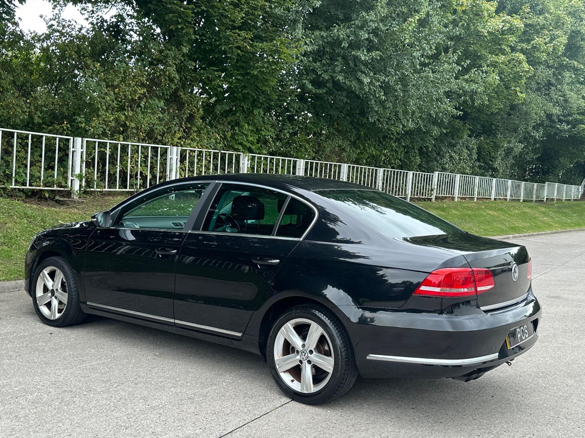 Volkswagen Passat - Image 11