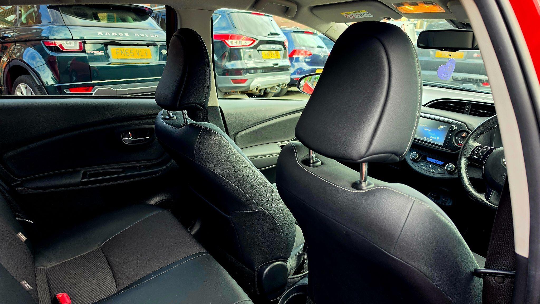 Toyota Yaris - Image 18