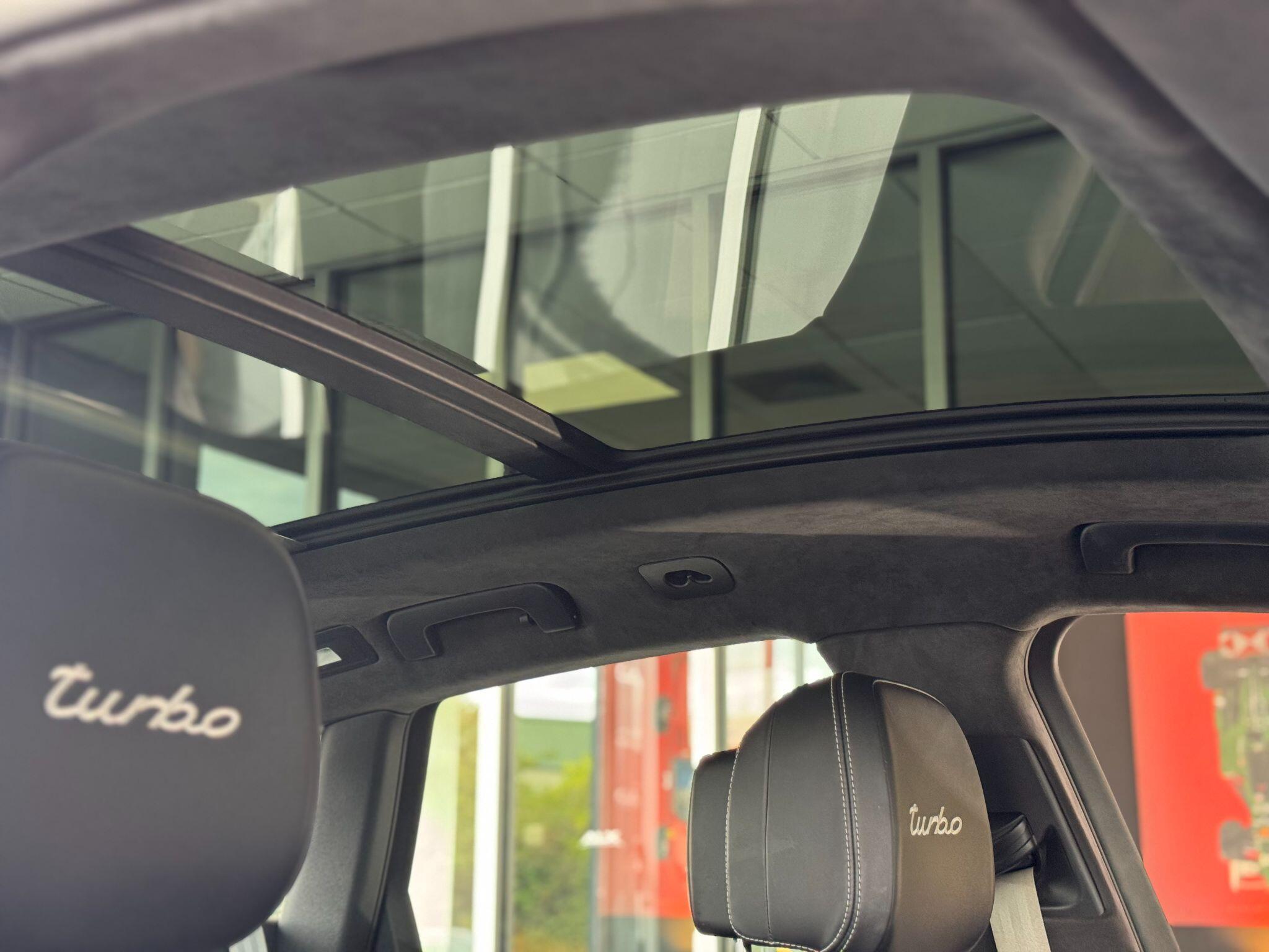Porsche Macan - Image 10