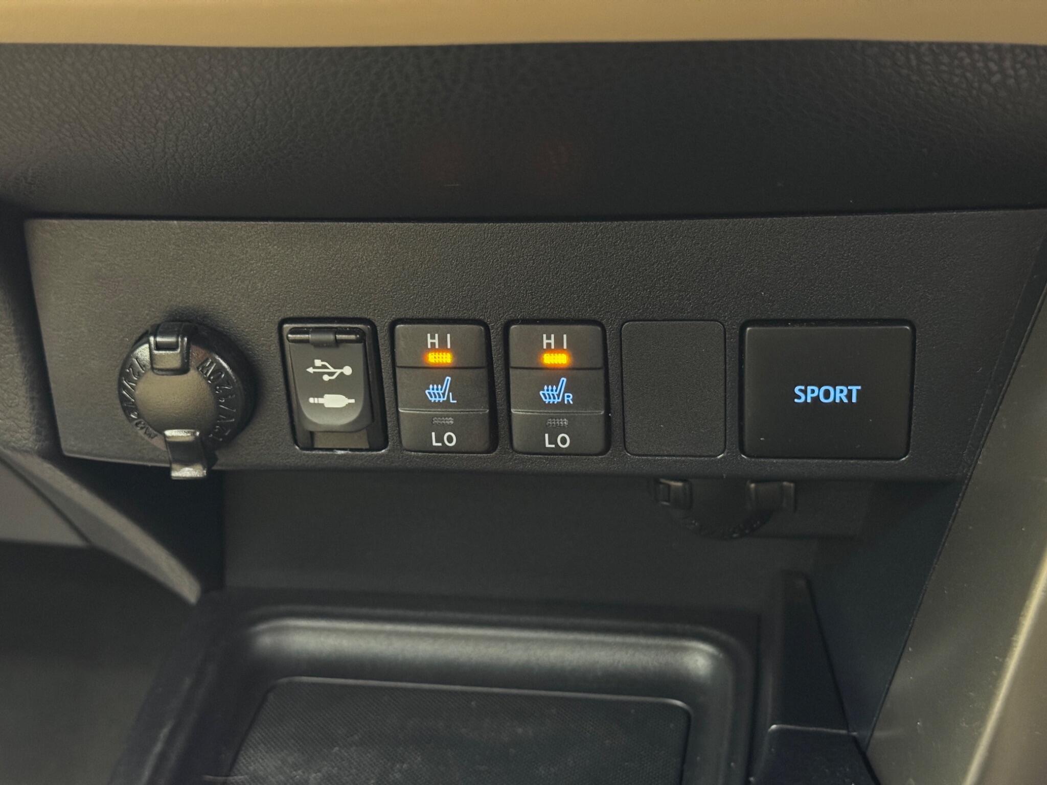 Toyota RAV4 - Image 28