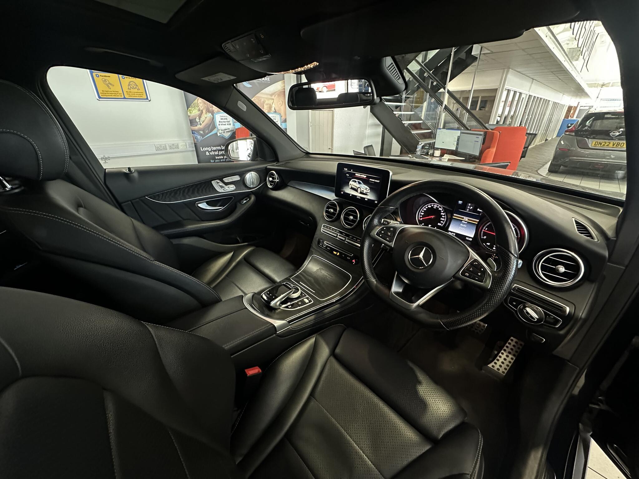 Mercedes GLC - Image 19