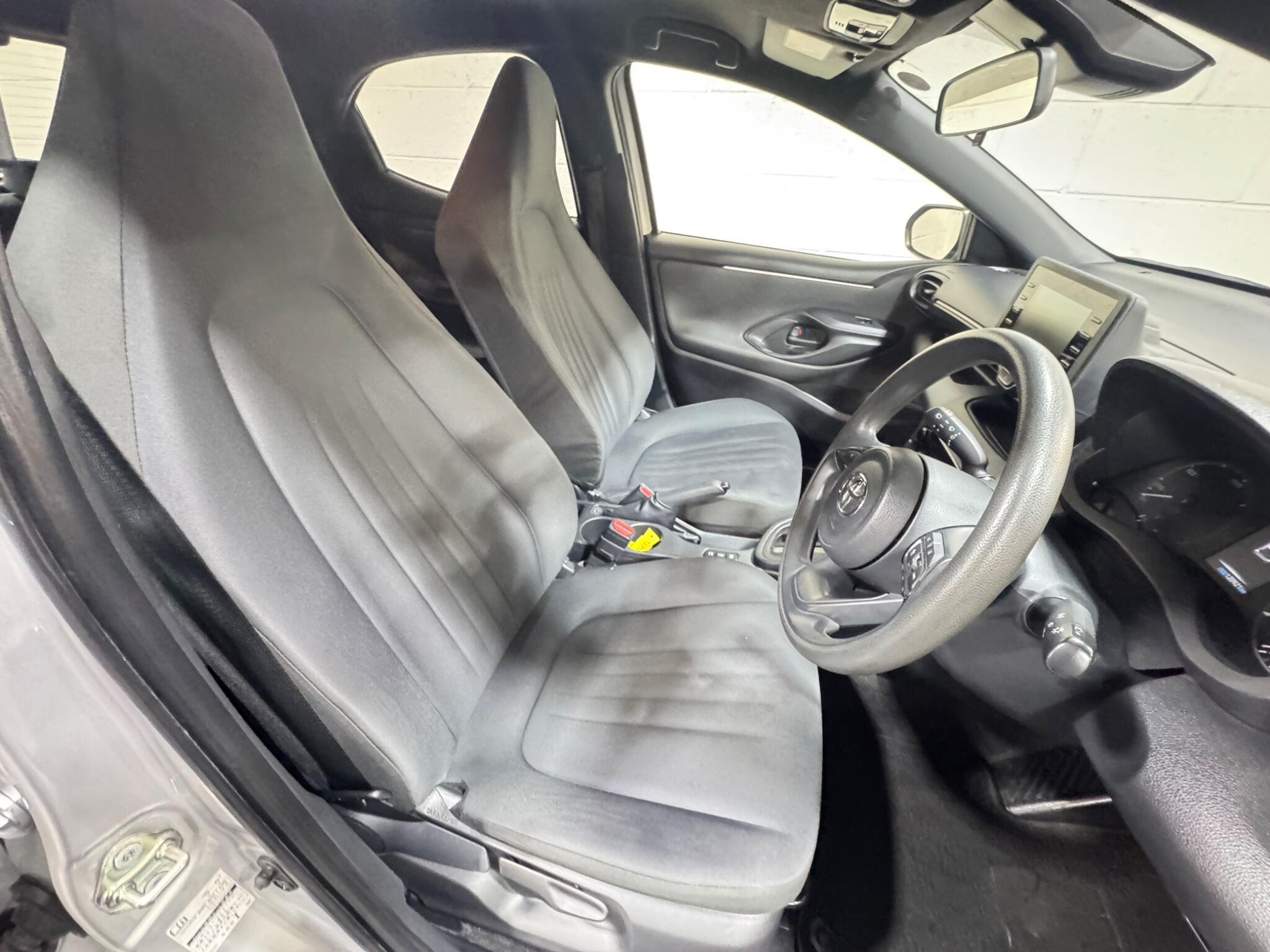 Toyota Yaris - Image 7