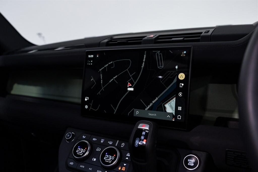 Land Rover Defender 90 - Image 24