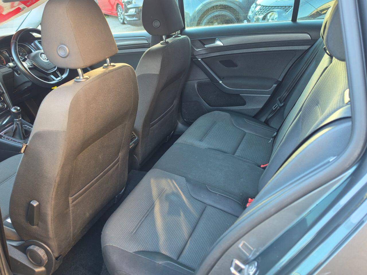 Volkswagen Golf - Image 15
