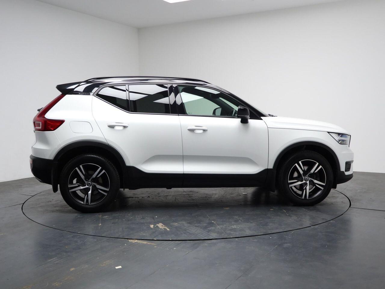 Volvo XC40 - Image 10