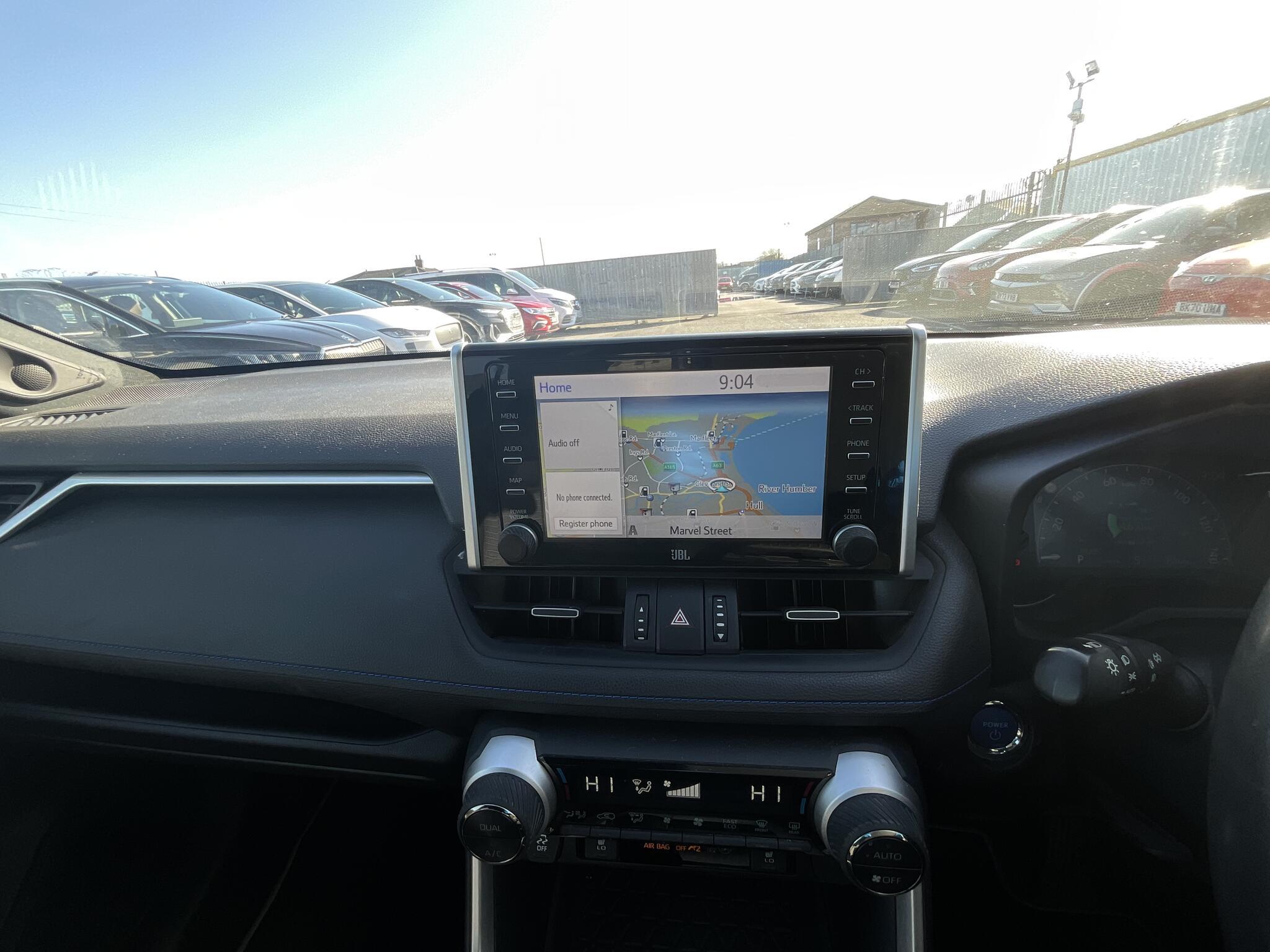 Toyota RAV4 - Image 9