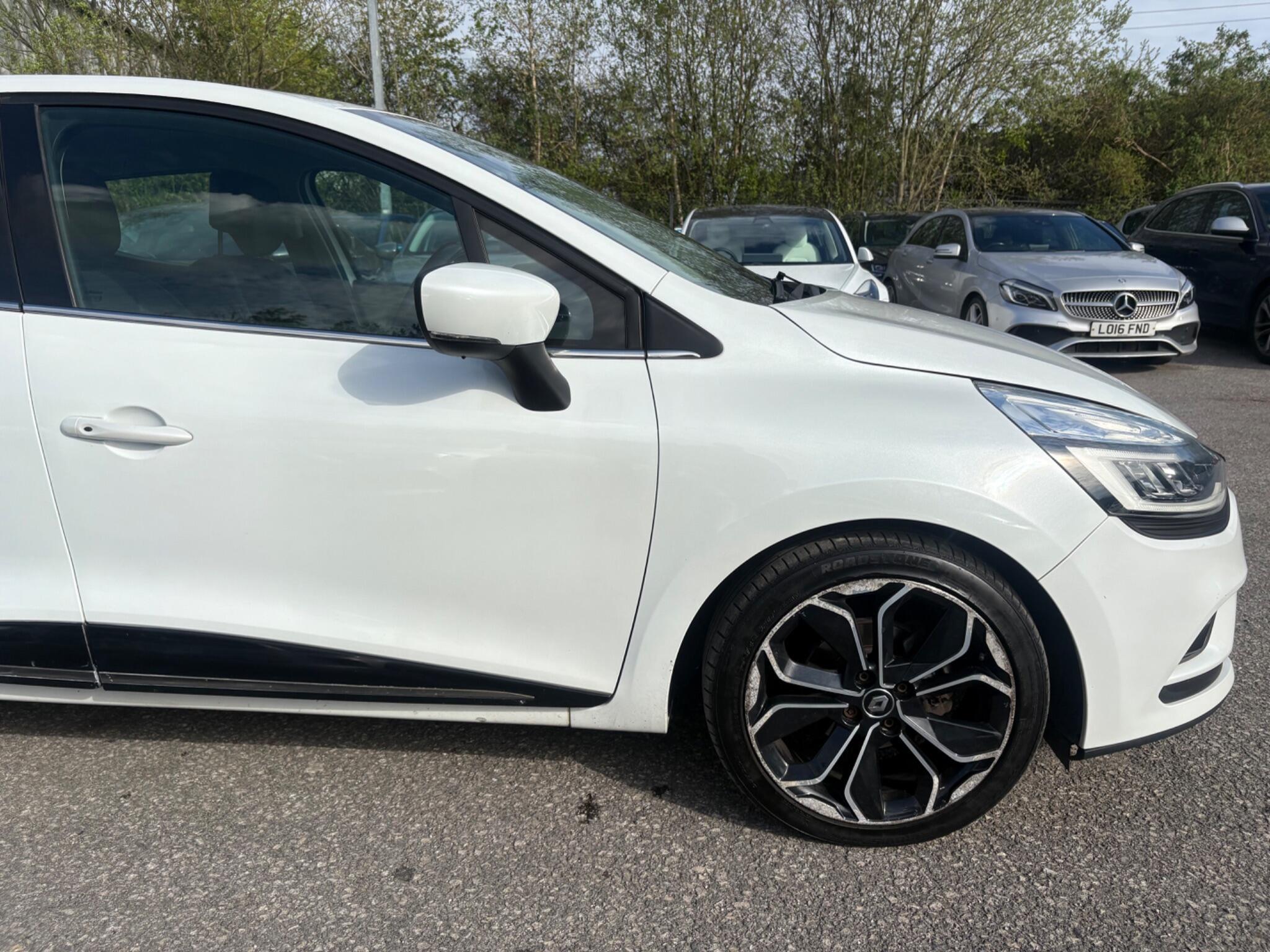 Renault Clio - Image 20