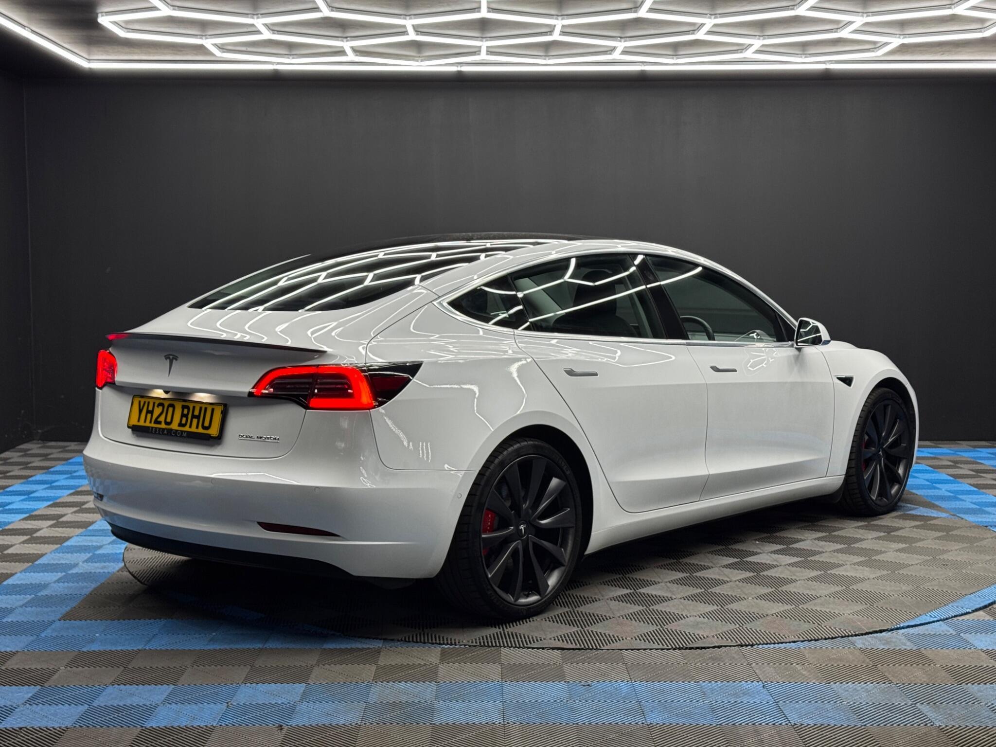 Tesla Model 3 - Image 5